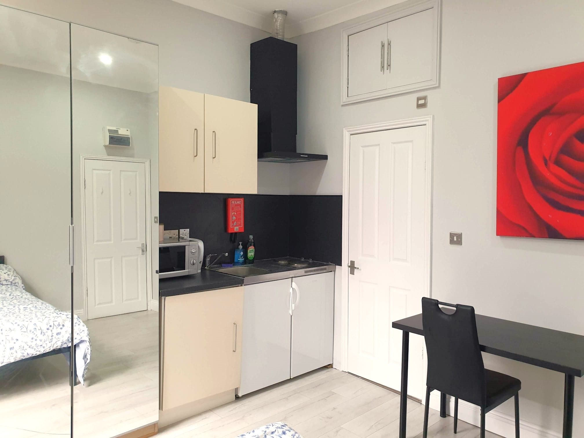 Studio to rent in High Road, Leyton E10 Zoopla
