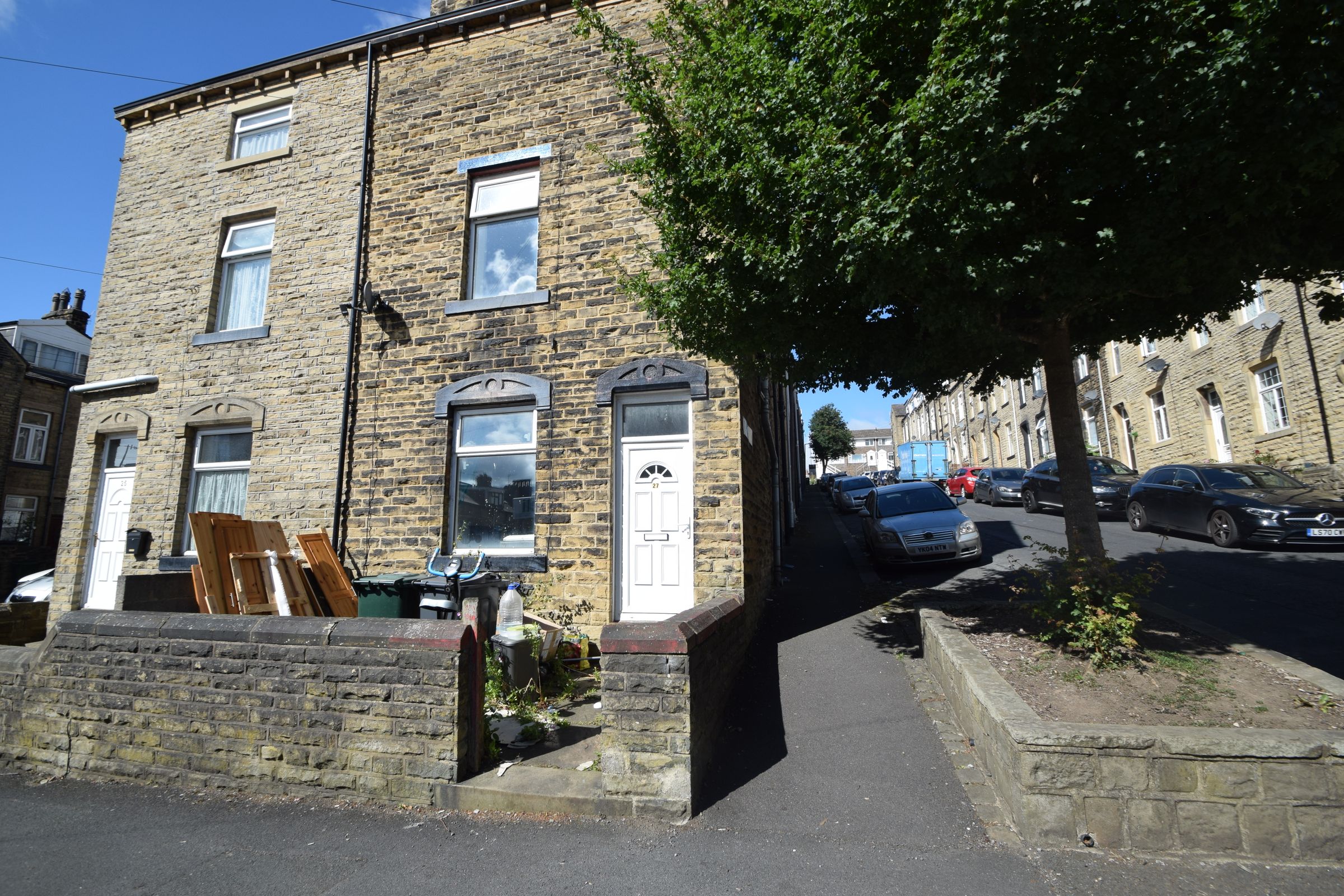 3 bed end terrace house for sale in Belgrave Road, Keighley, Bradford