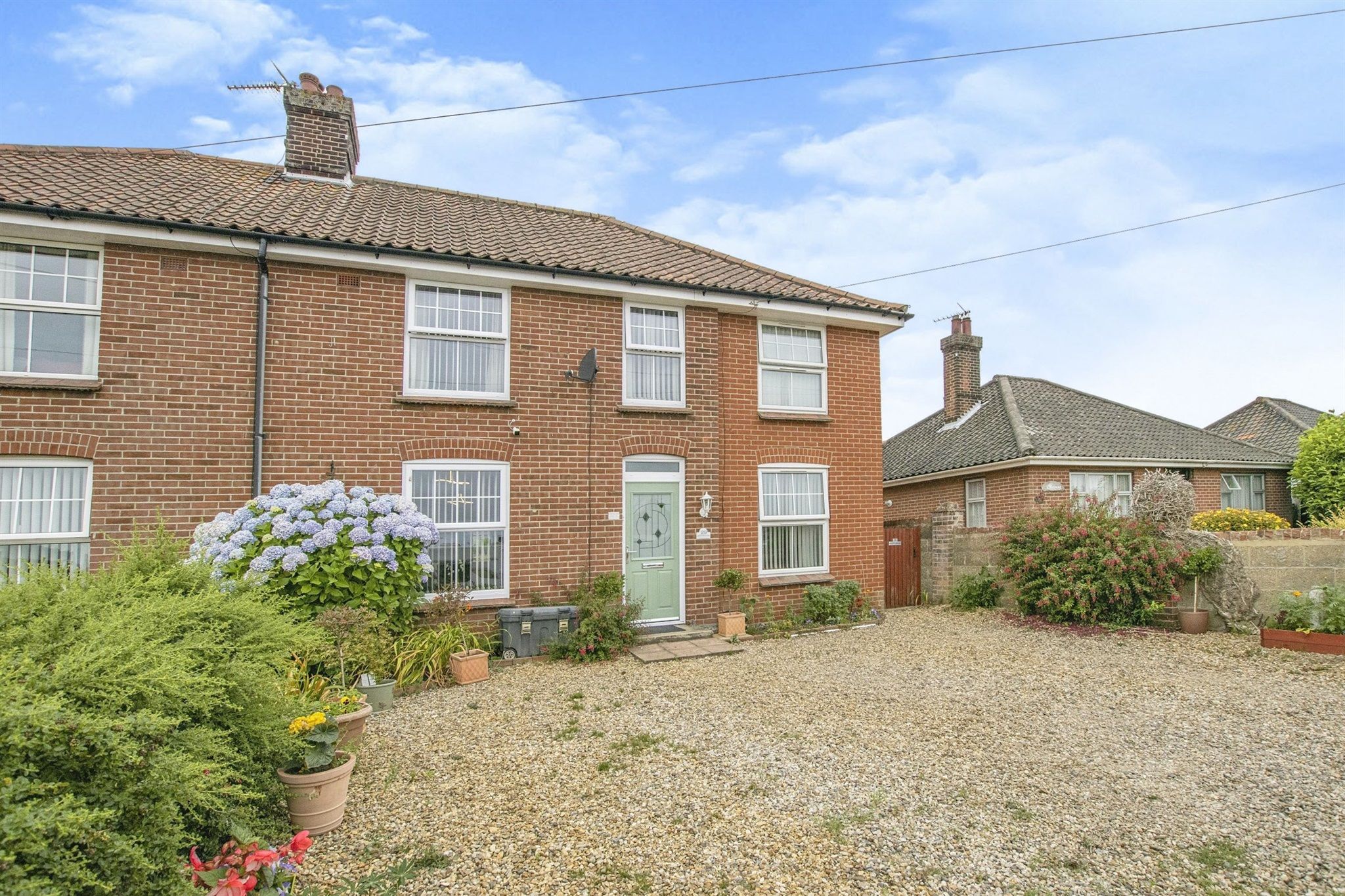 4 bed semidetached house for sale in Bradfield Road, North Walsham