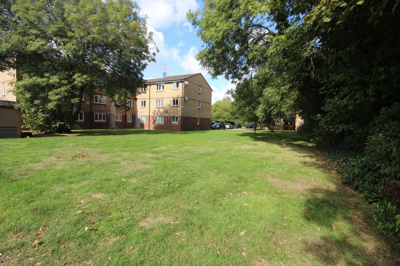 2 bed flat to rent in Shortlands Close, Belvedere DA17 Zoopla