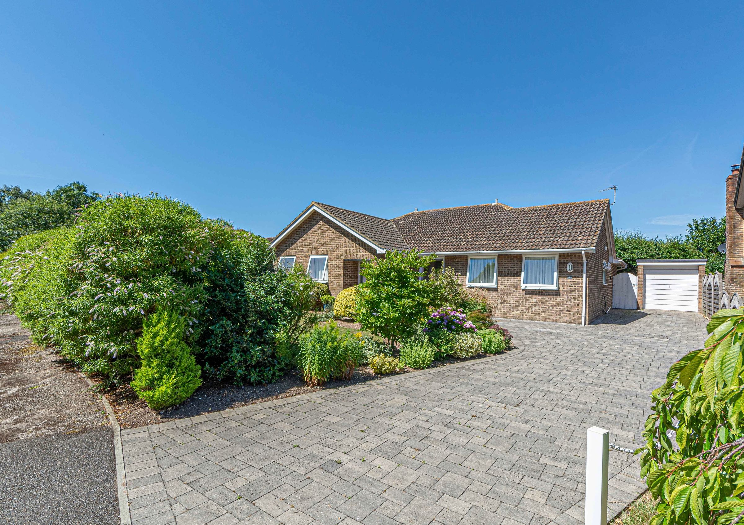 4 bed detached bungalow for sale in Ewens Gardens, Barnham PO22 Zoopla