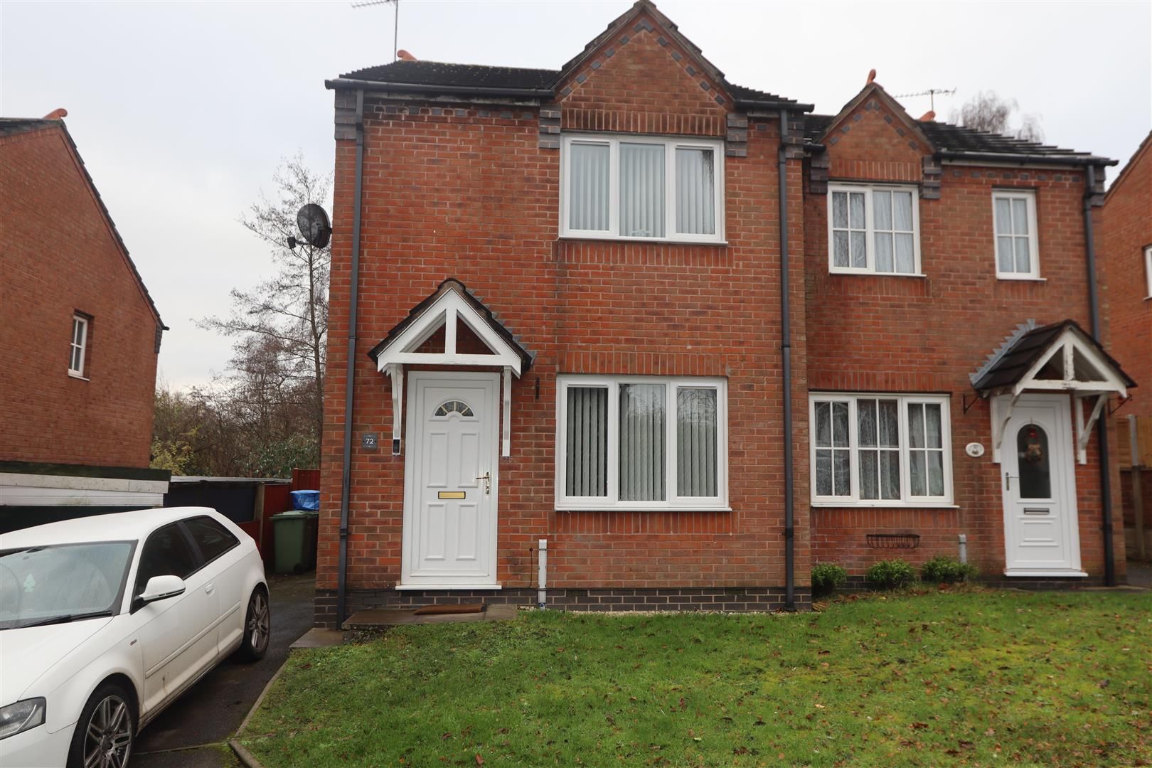 3 bed semidetached house to rent in Bromley Close, Hednesford, Cannock