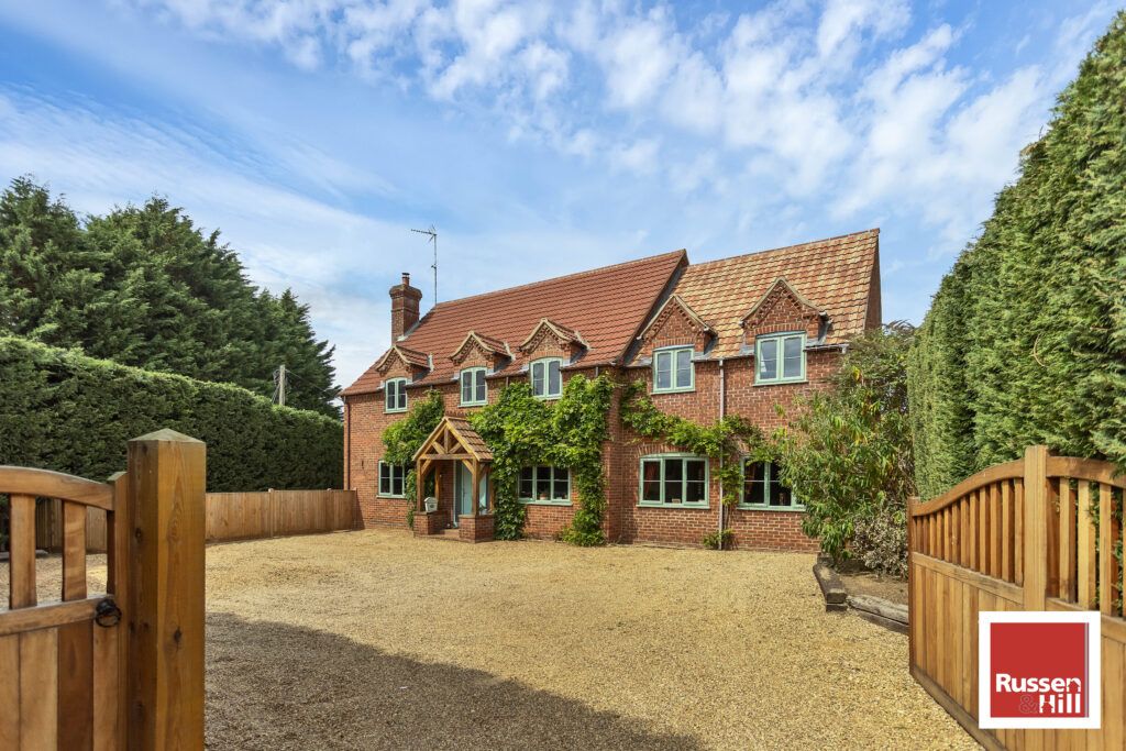 5 bed detached house for sale in Crostwick Lane, Spixworth, Norwich