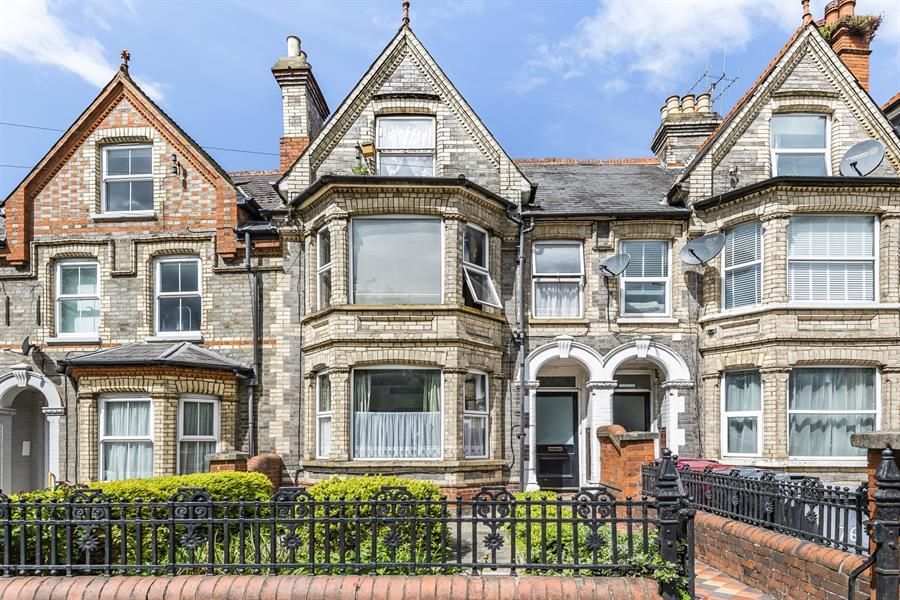 9 bed terraced house for sale in Basingstoke Road, Reading RG2 Zoopla