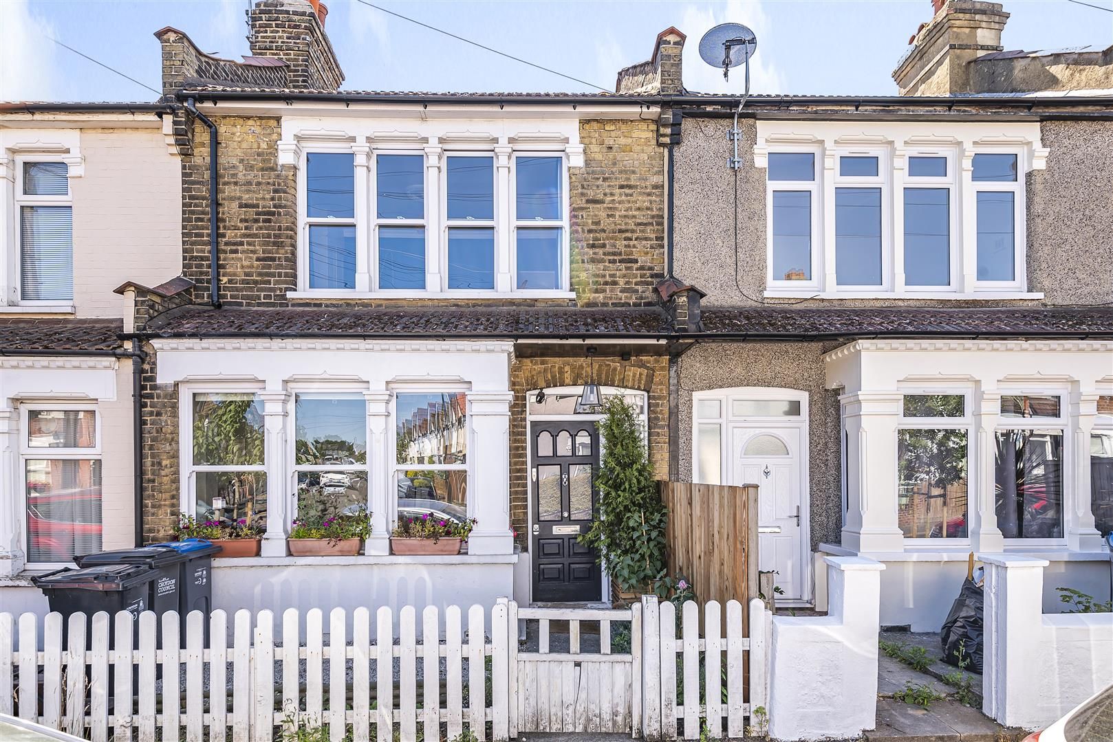 2 bed terraced house for sale in Estcourt Road, South Norwood, London