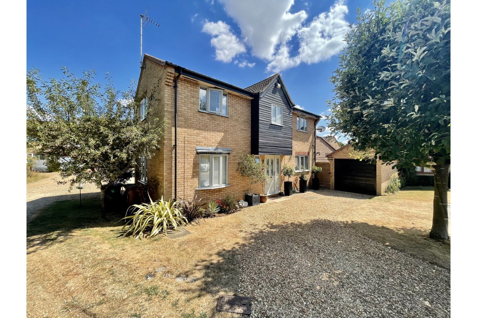 4 bed detached house for sale in Paulsgrove, Peterborough PE2 Zoopla
