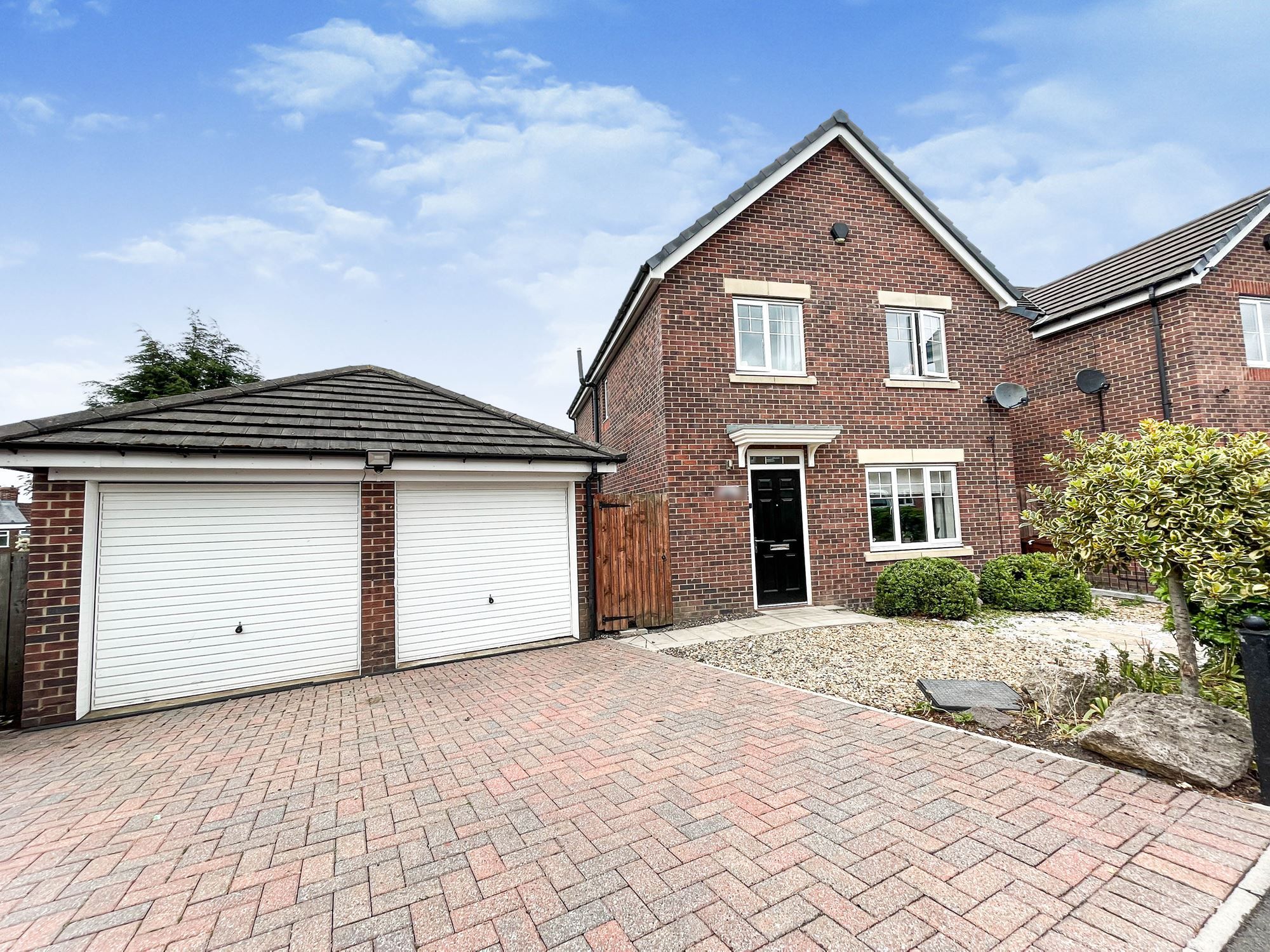 4 bed detached house for sale in Kingfisher Drive, Easington Lane