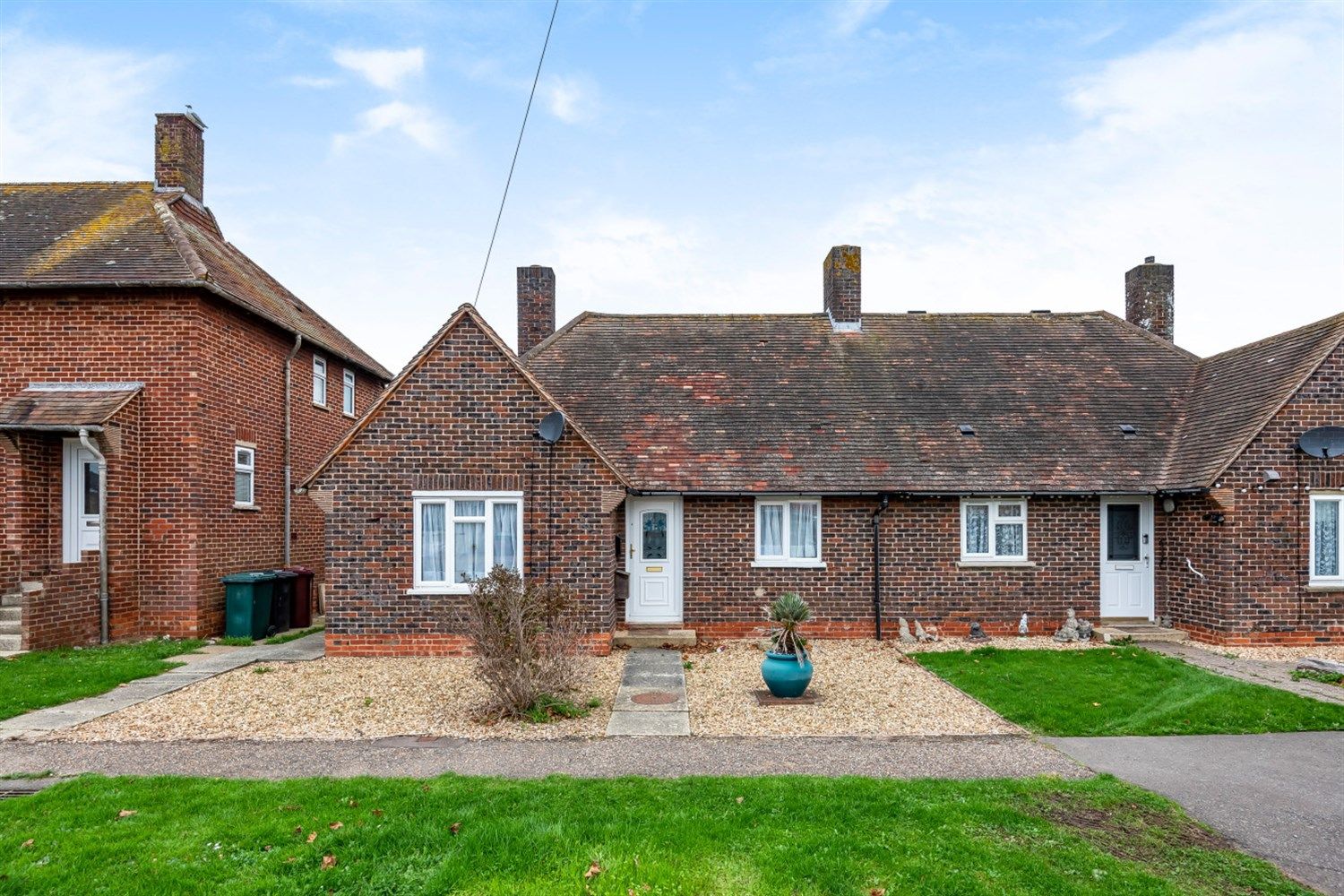 2 bed bungalow for sale in Manor Lane, Selsey PO20 Zoopla