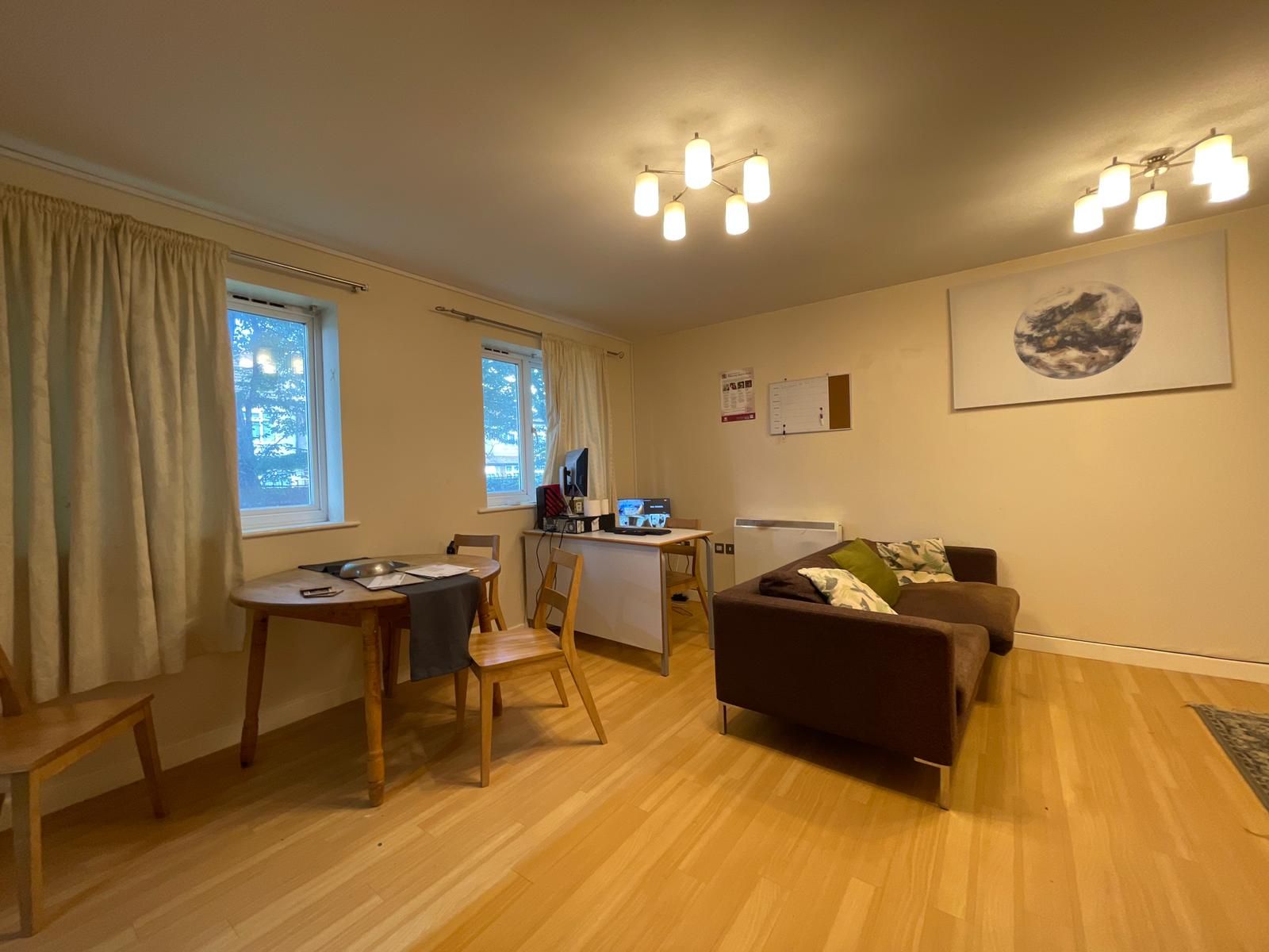 2 bed flat for sale in Suffolk Court, Romford RM6 Zoopla