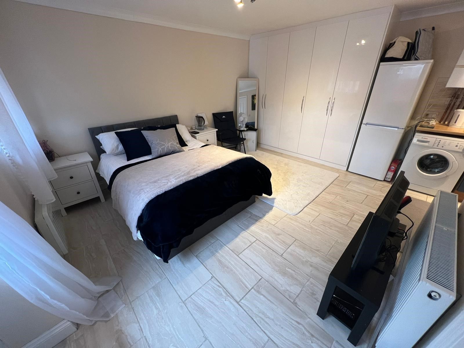 Studio to rent in Brabazon Road, Heston TW5 Zoopla