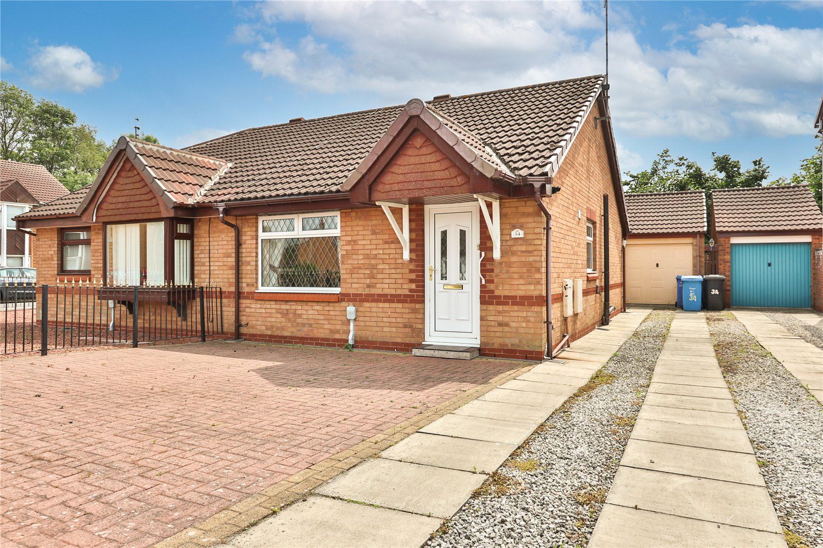 2 bed bungalow for sale in Shropshire Close, Hull, East Yorkshire HU5