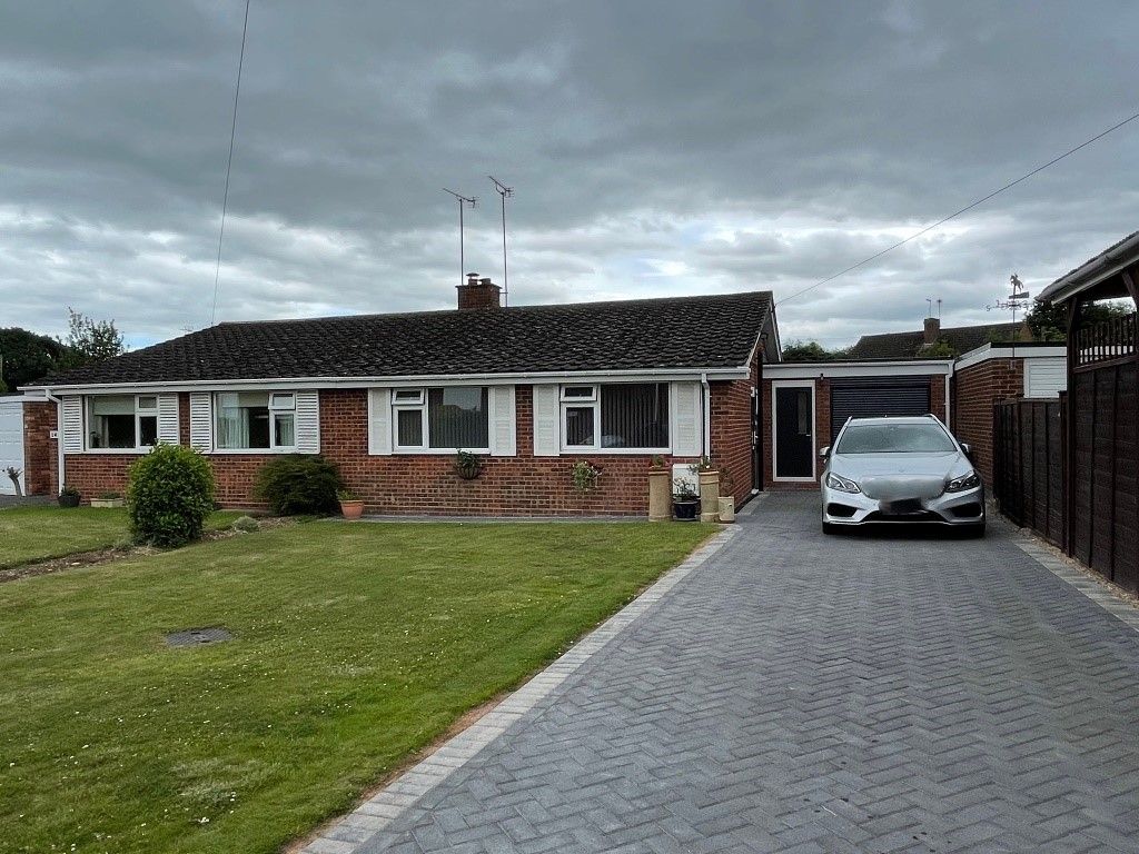3 bed semidetached bungalow for sale in Cherry Tree Crescent, Salford