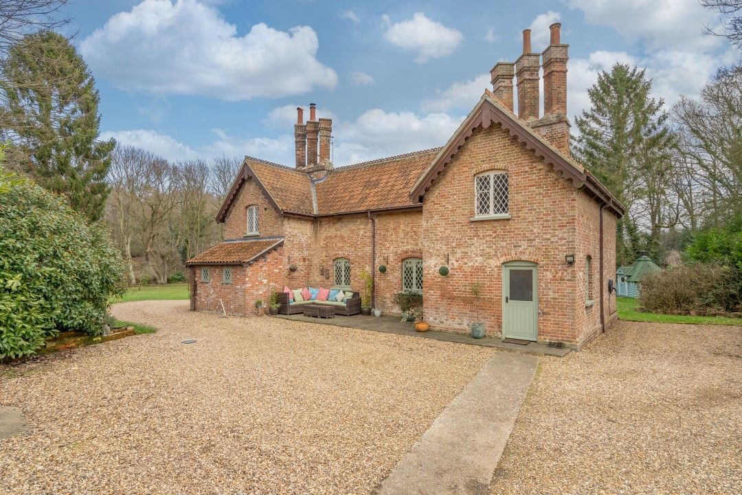 4 bed detached house for sale in Ashby Dell, Ashby, Suffolk NR32 Zoopla