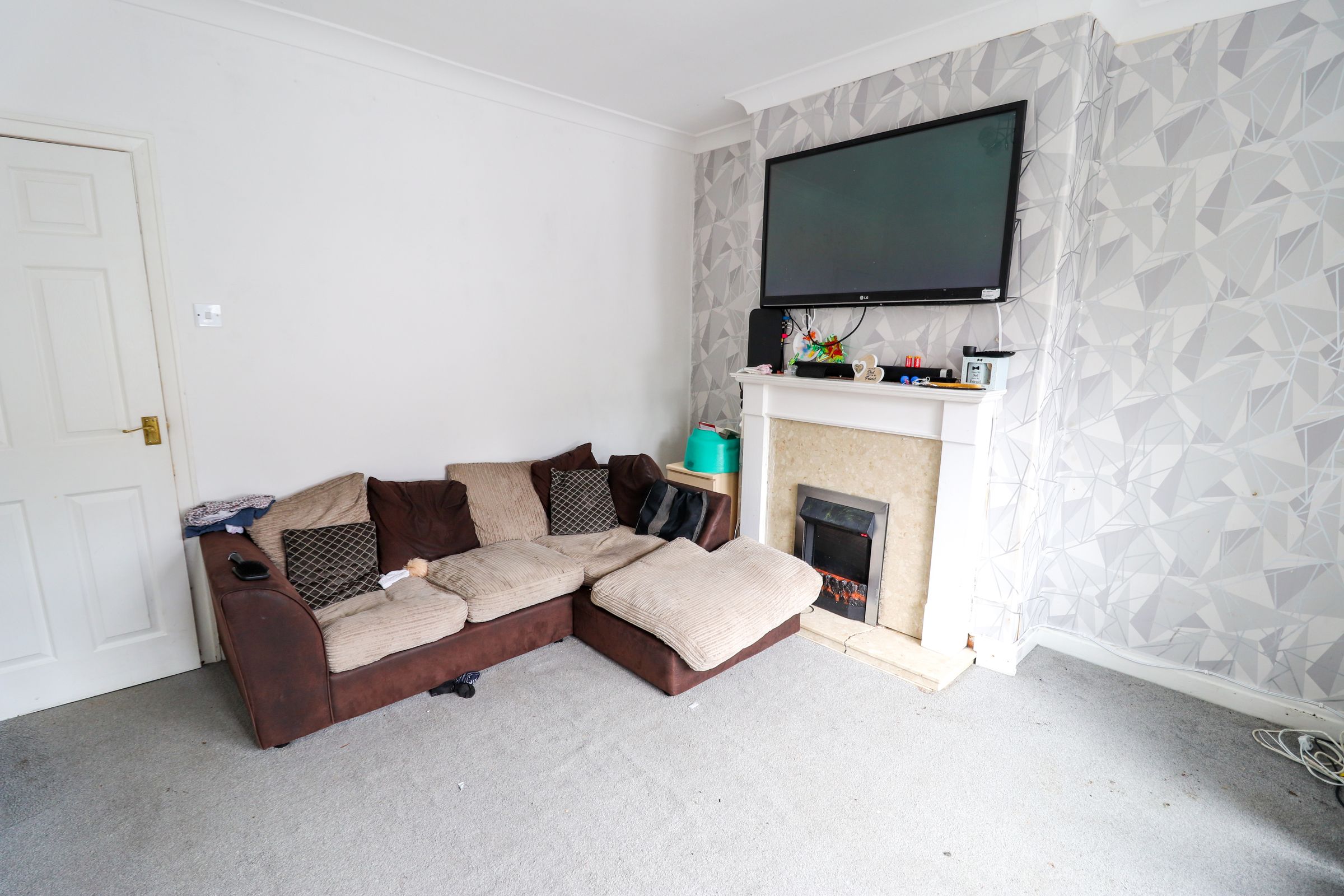 Sandene Drive, Crosland Moor, Huddersfield HD4