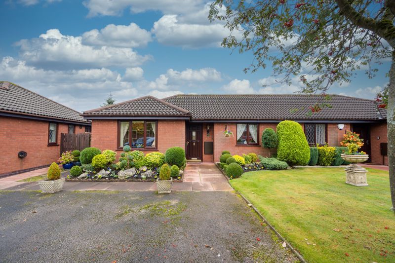 2 bed semidetached bungalow for sale in Beaumont Crescent, Aughton