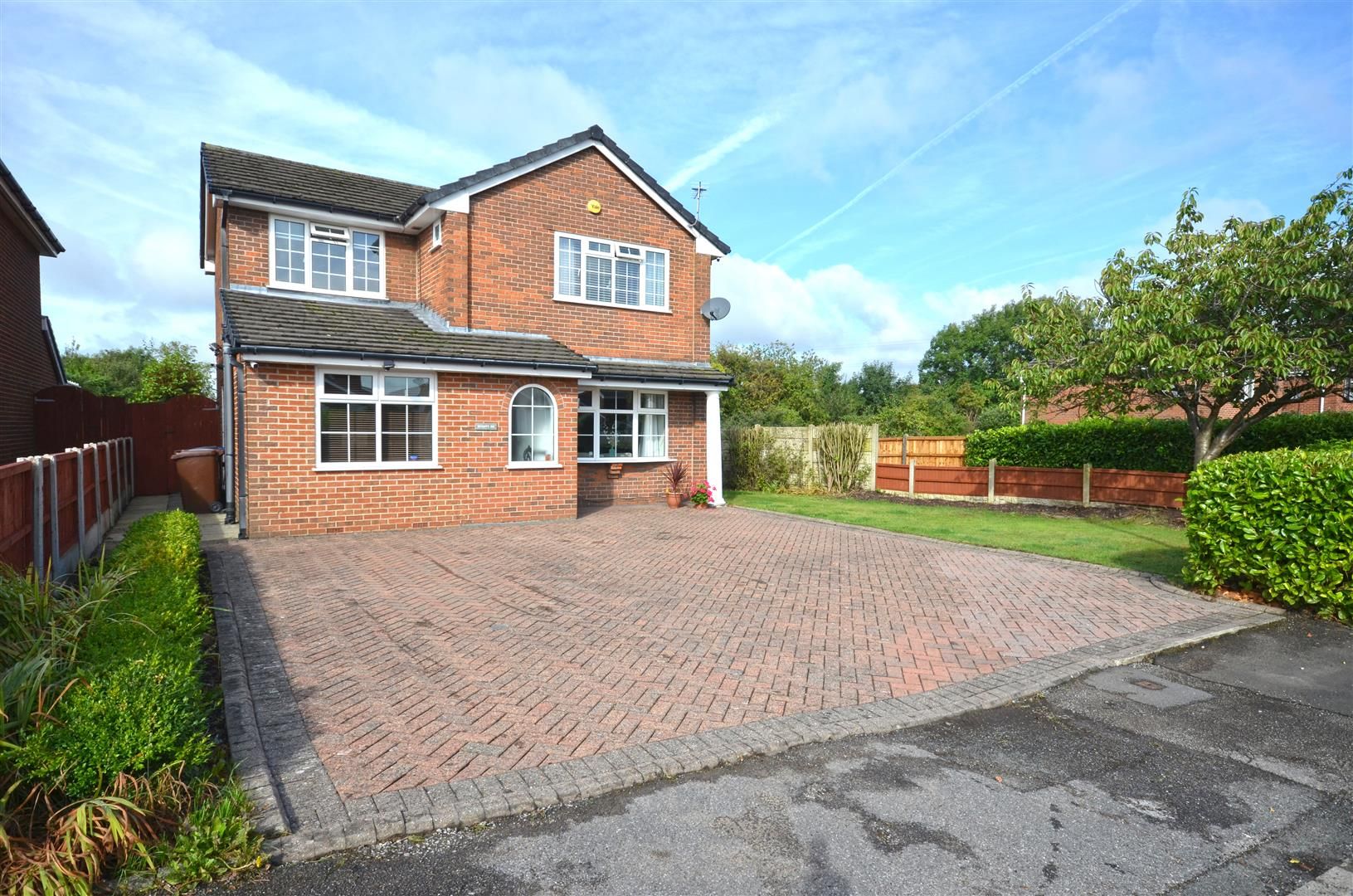 4 bed detached house for sale in Bristol Avenue, AshtonUnderLyne OL6