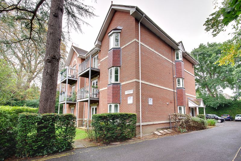 2 bed flat for sale in Wellington Road, Bournemouth BH8 Zoopla