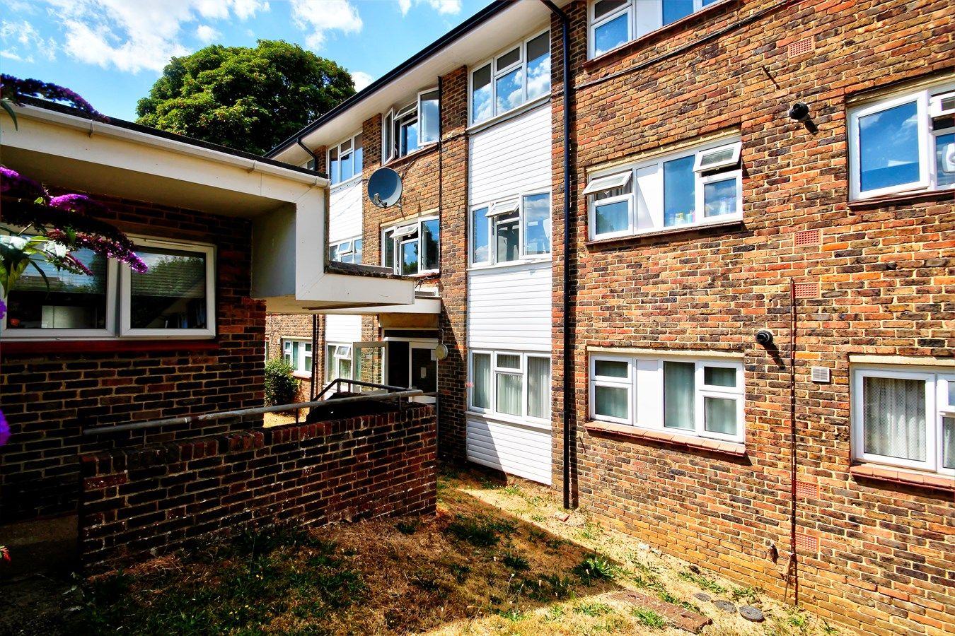 2 bed flat to rent in Stychens Close, Bletchingley, Redhill RH1 Zoopla