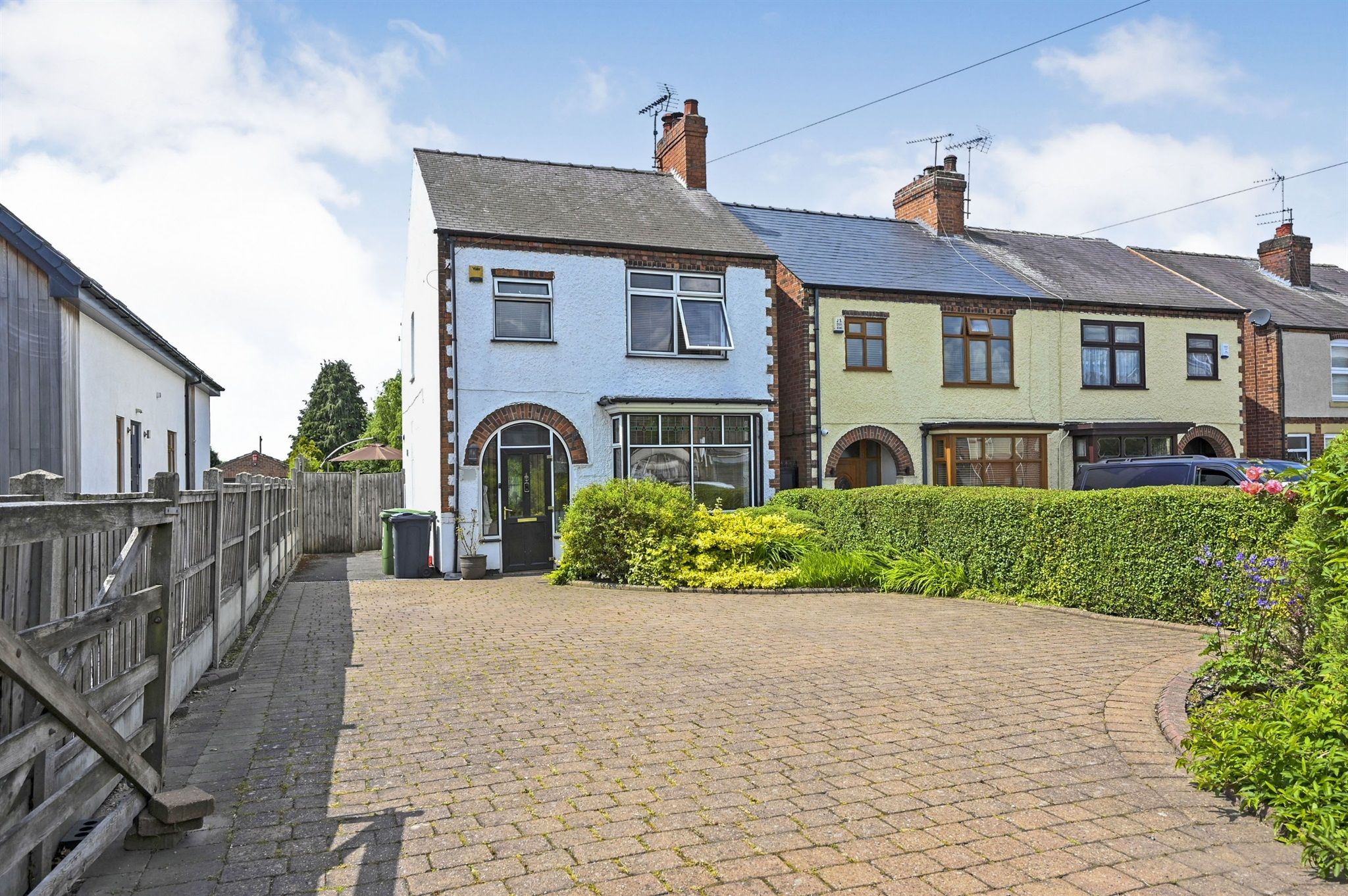 3 bed detached house for sale in Greenhill Lane, Leabrooks, Alfreton