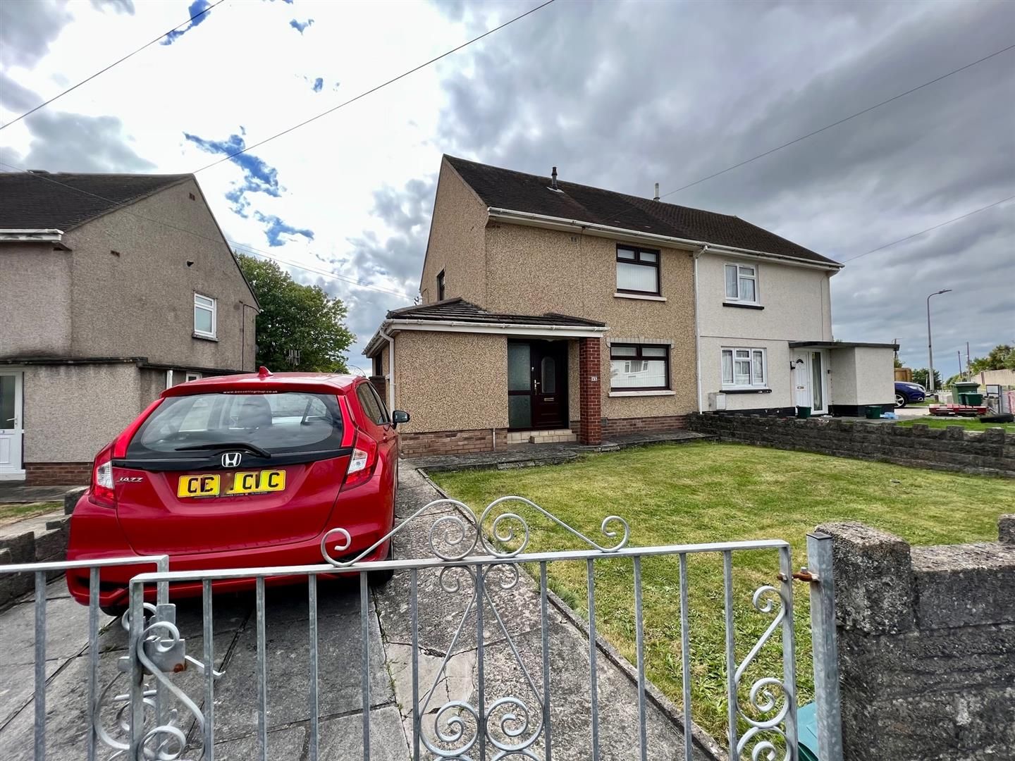 2 bed semidetached house for sale in Parc Richard, Llwynhendy