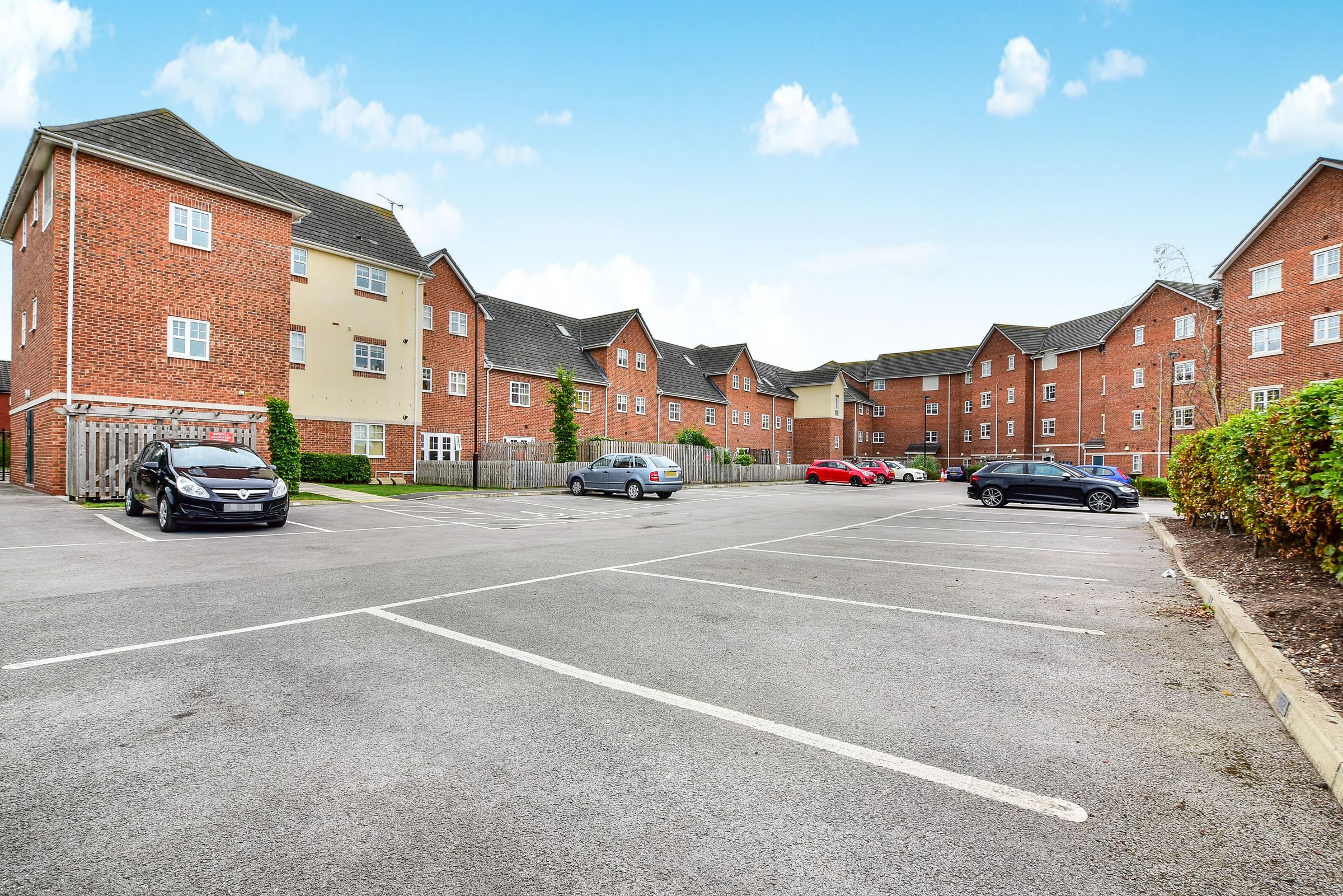 2 bed flat to rent in Apartment Block Partridge Close, Crewe CW1 Zoopla