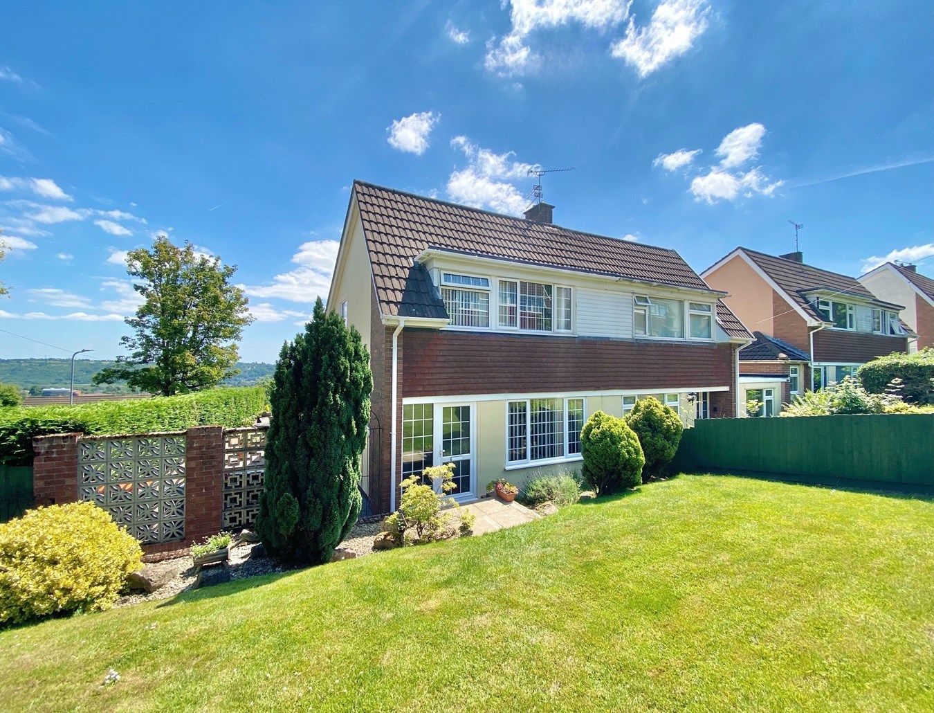 3 bed semidetached house for sale in Willow Green, Caerleon, Newport