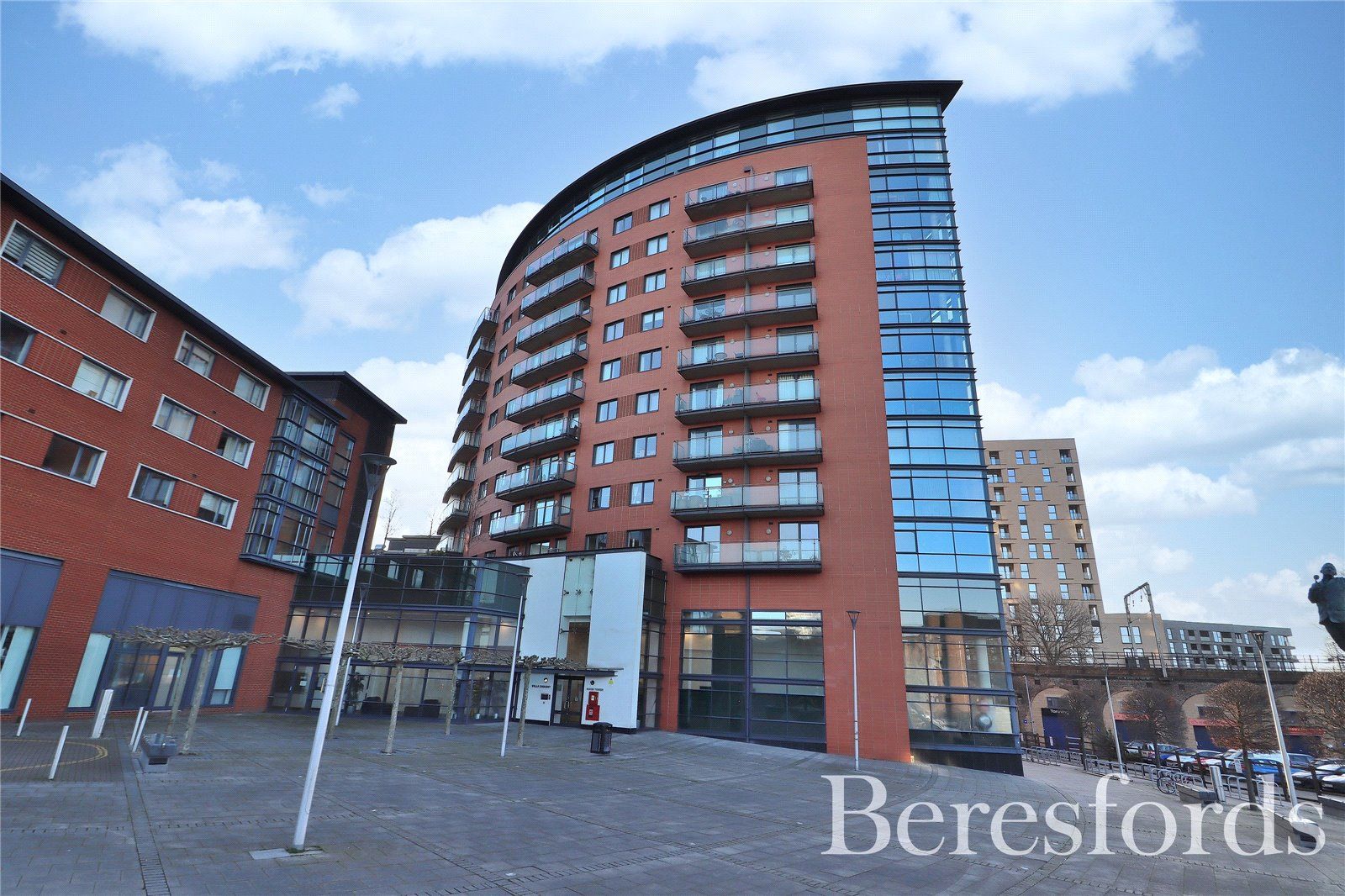 2 bed flat for sale in Kings Tower, Marconi Plaza CM1 Zoopla