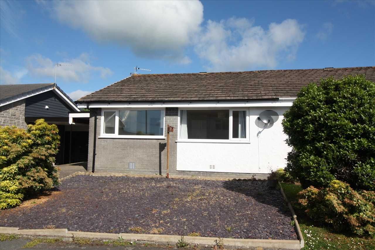 2 bed semidetached bungalow for sale in Ffordd Gwenllian, Llanfairpwll
