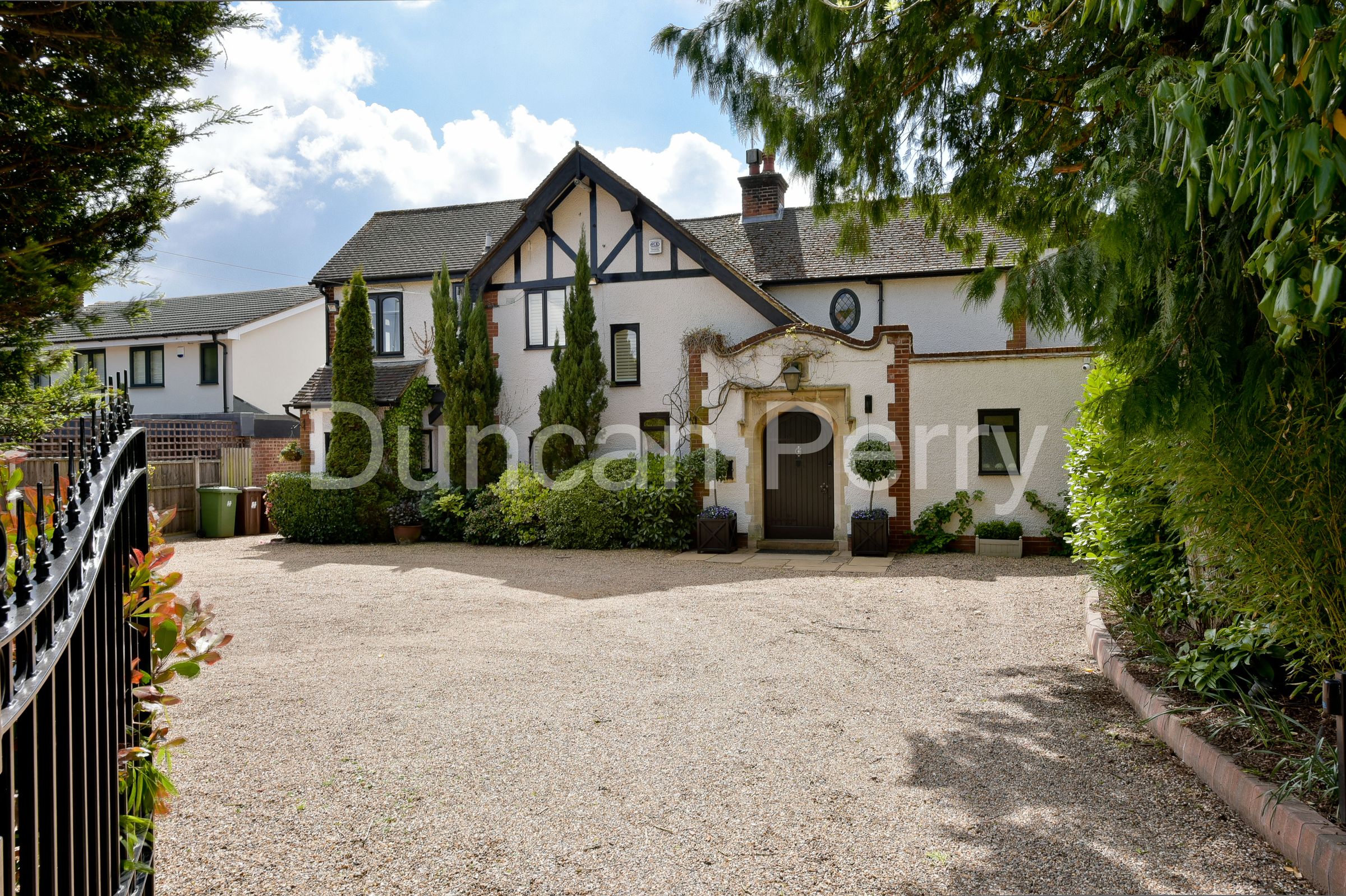 4 bed detached house for sale in The Causeway, Potters Bar EN6 Zoopla