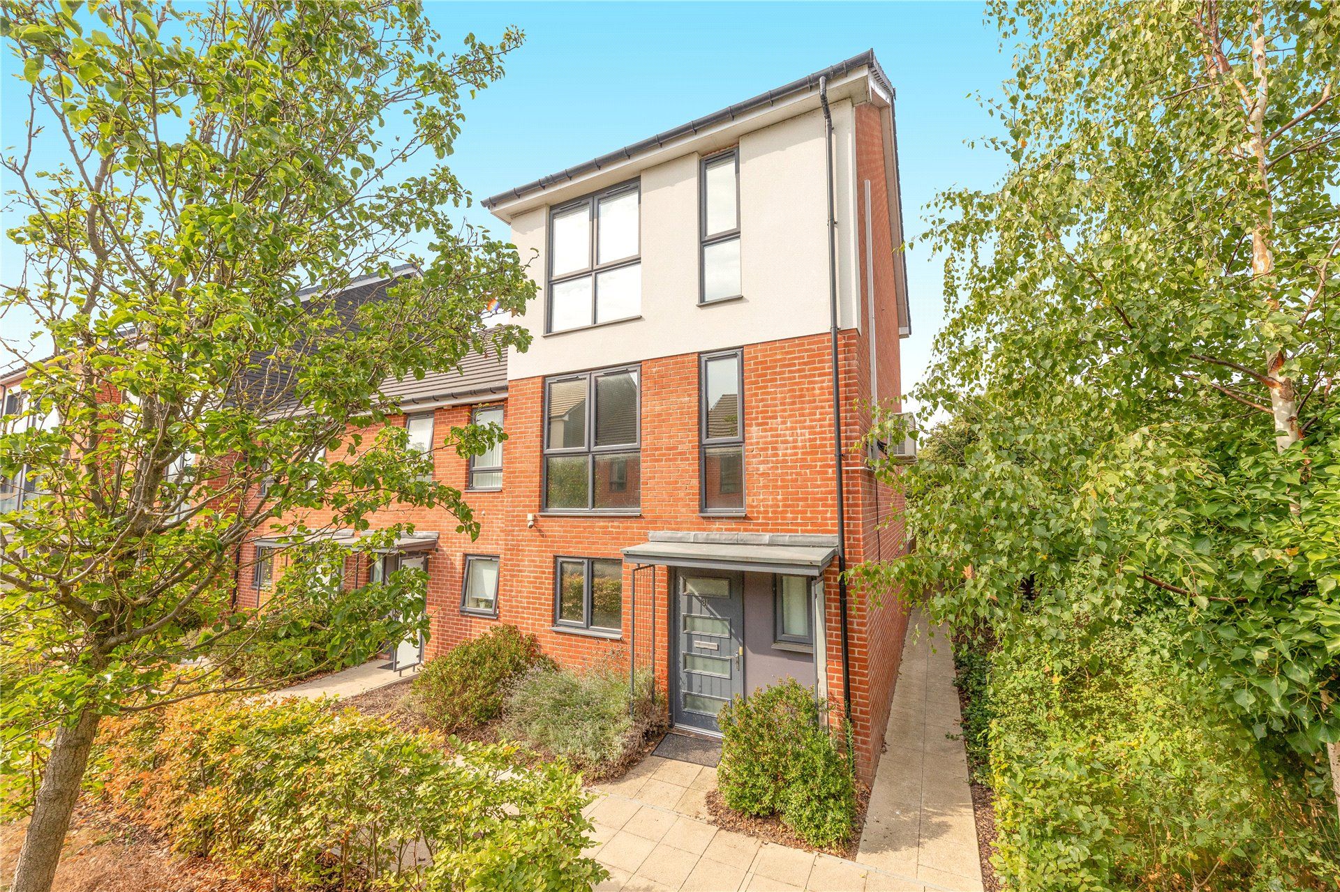 4 bed semidetached house for sale in Woolhampton Way, Reading