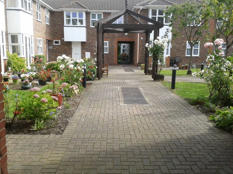 1 bed flat for sale in Mullender Court, Gravesend DA12 Zoopla