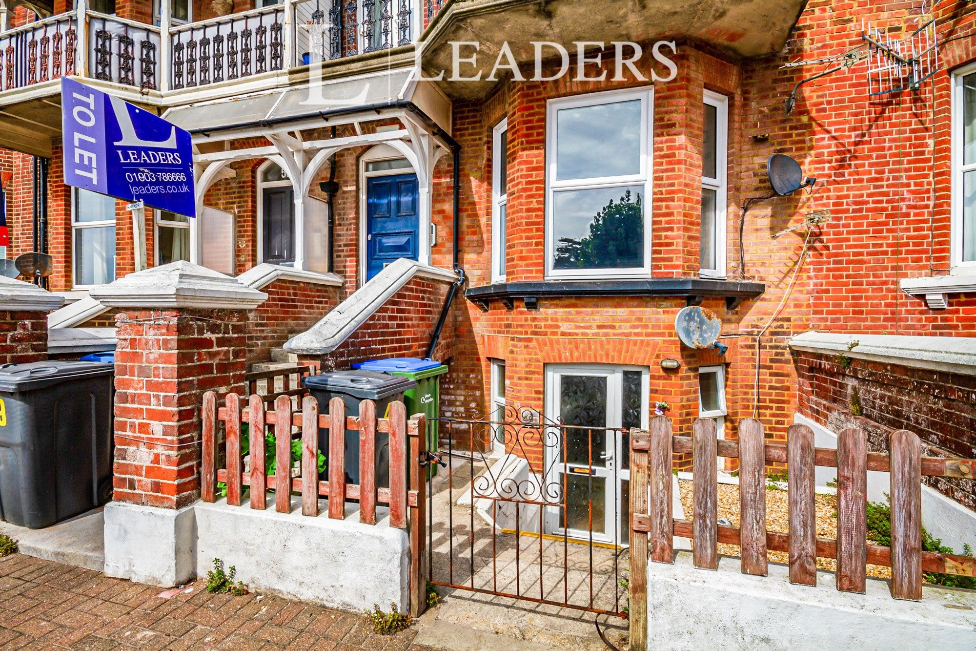 1 bed flat to rent in South Terrace, Littlehampton BN17 Zoopla