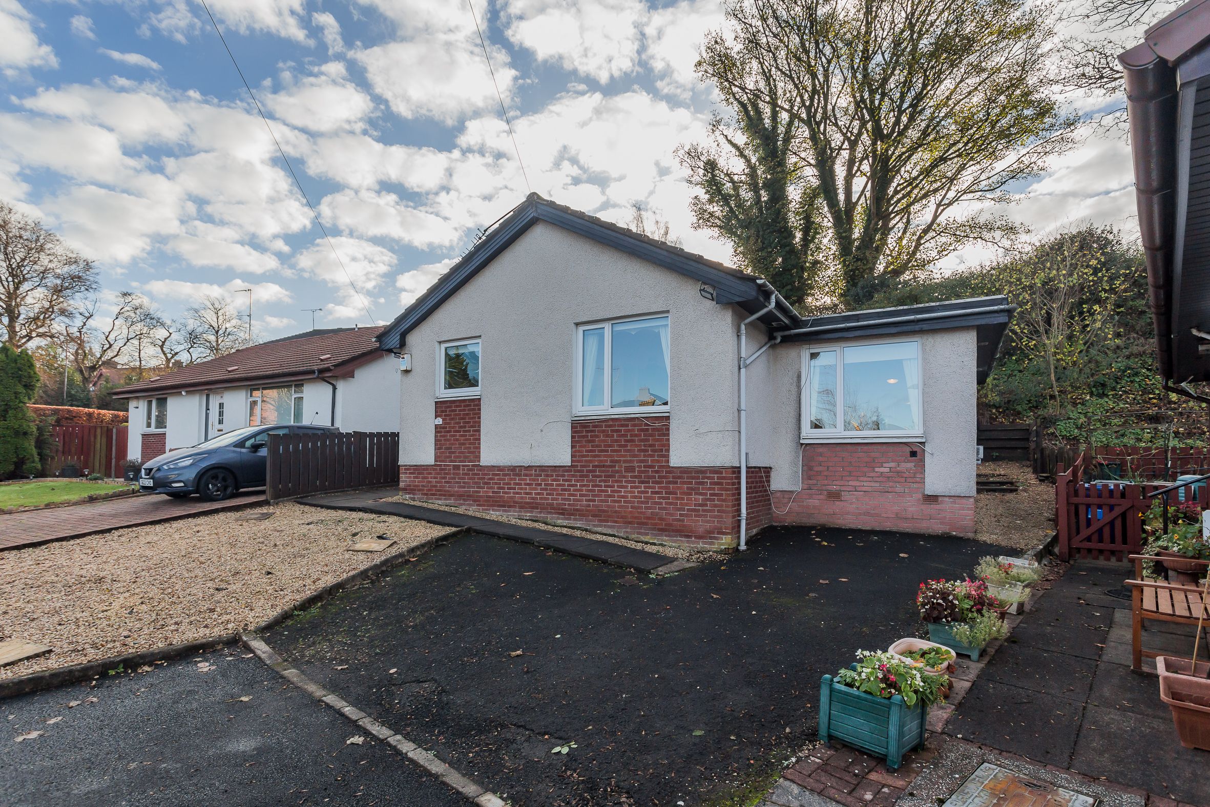 2 bed bungalow for sale in 36 Leabank Avenue, Paisley PA2 Zoopla