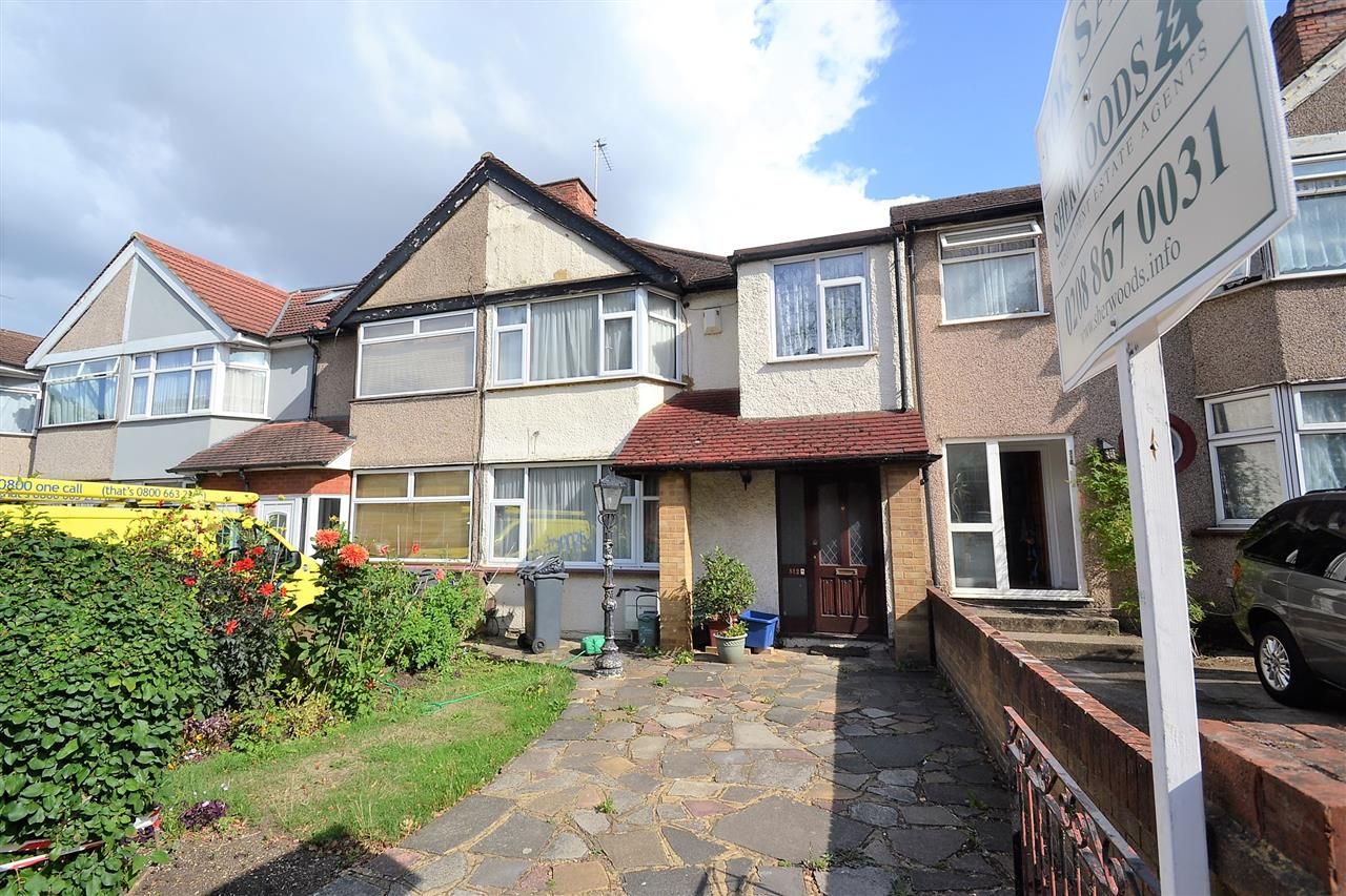 3 bed end terrace house for sale in Hounslow Road, Hanworth, Feltham