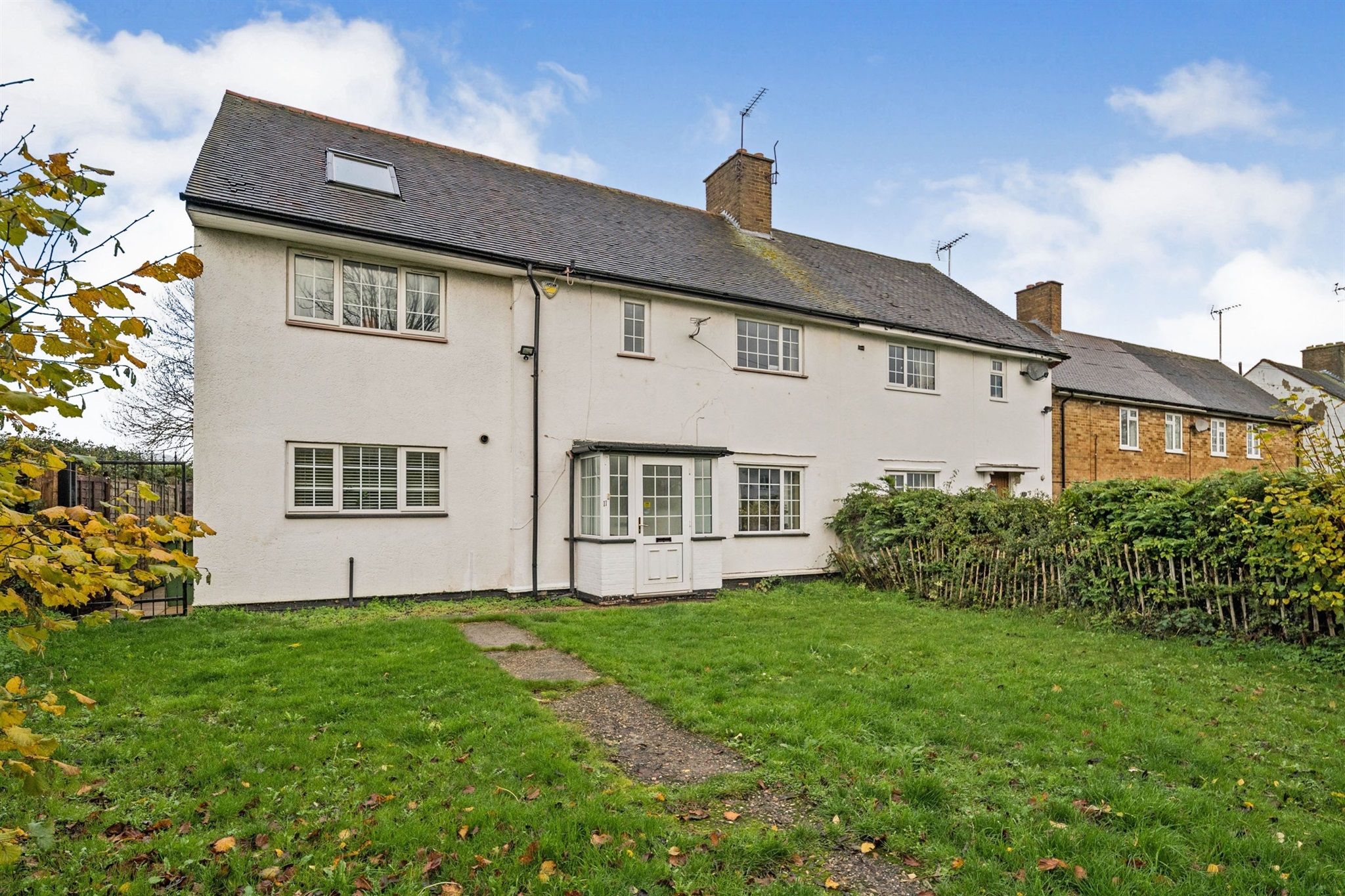 5 bed semidetached house for sale in Phillimore Place, Radlett WD7