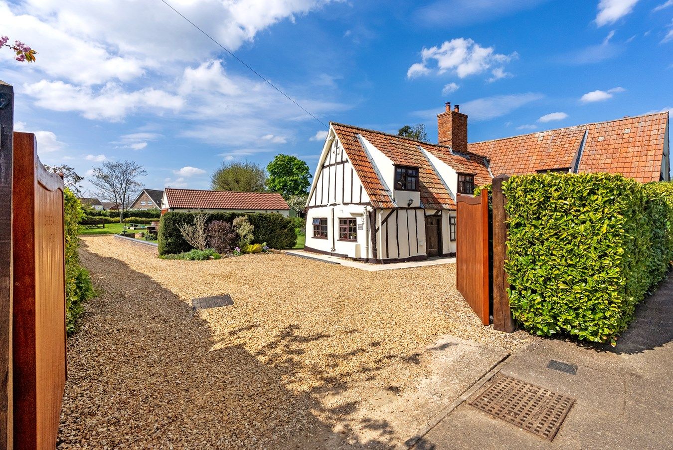 5 bed detached house for sale in Scotney Way, Sawtry, Huntingdon PE28