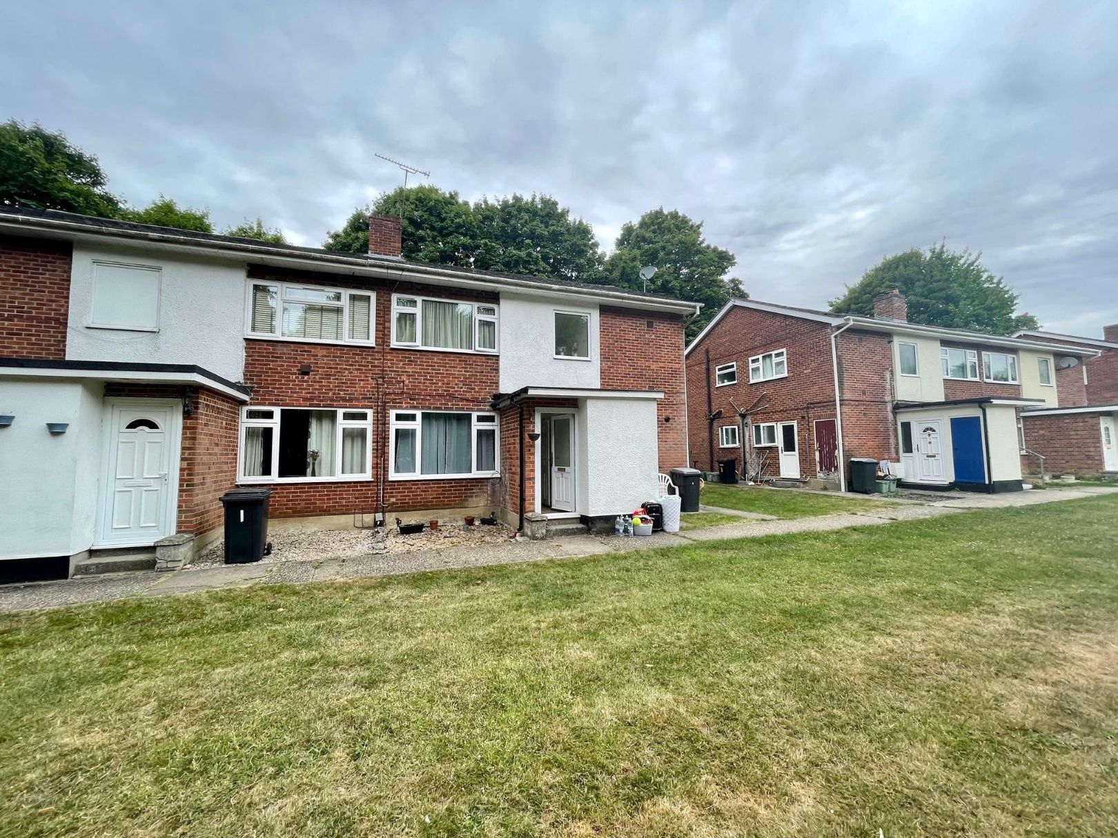 2 bed flat to rent in Redfield Court, Newbury RG14 Zoopla