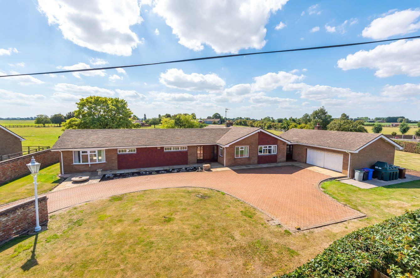 4 bed detached bungalow for sale in School Lane, Old Leake, Boston PE22