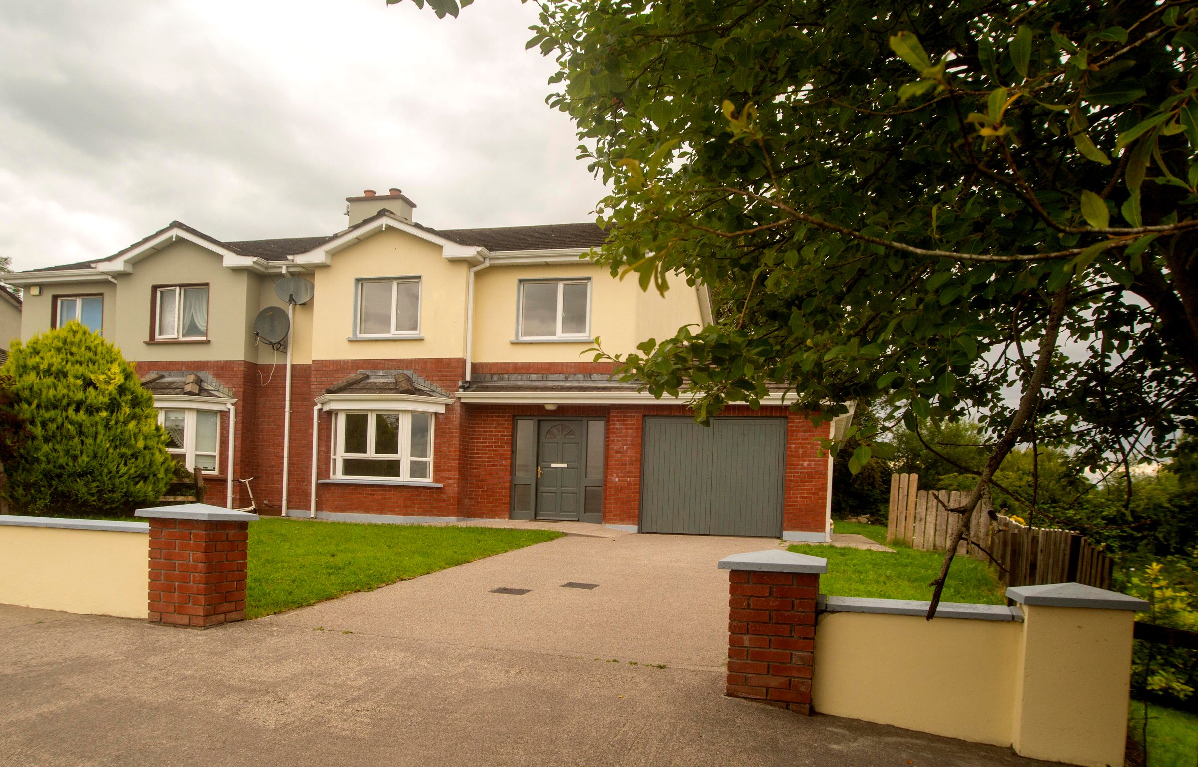 4 bed semidetached house for sale in 14 Cnoc Na Greine, Mohill