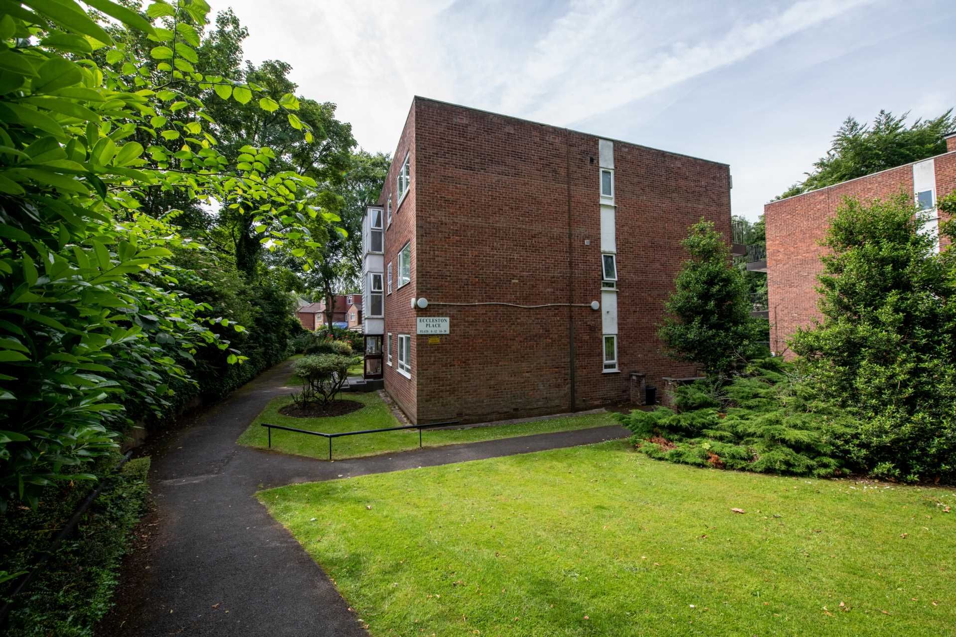 2 bed flat to rent in Eccleston Place, Salford M7 Zoopla