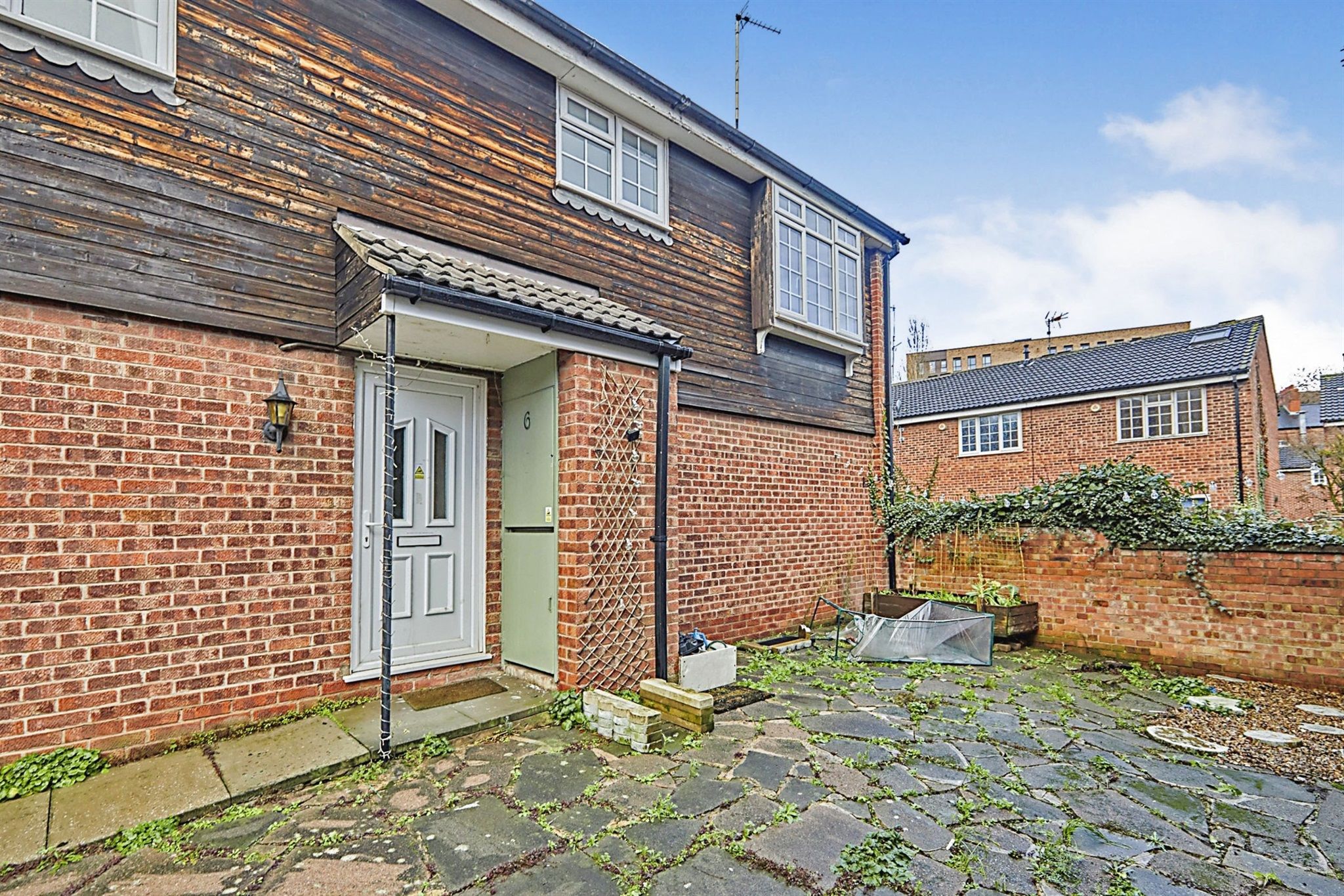 2 bed property for sale in Matlock Court, Nottingham NG1 Zoopla