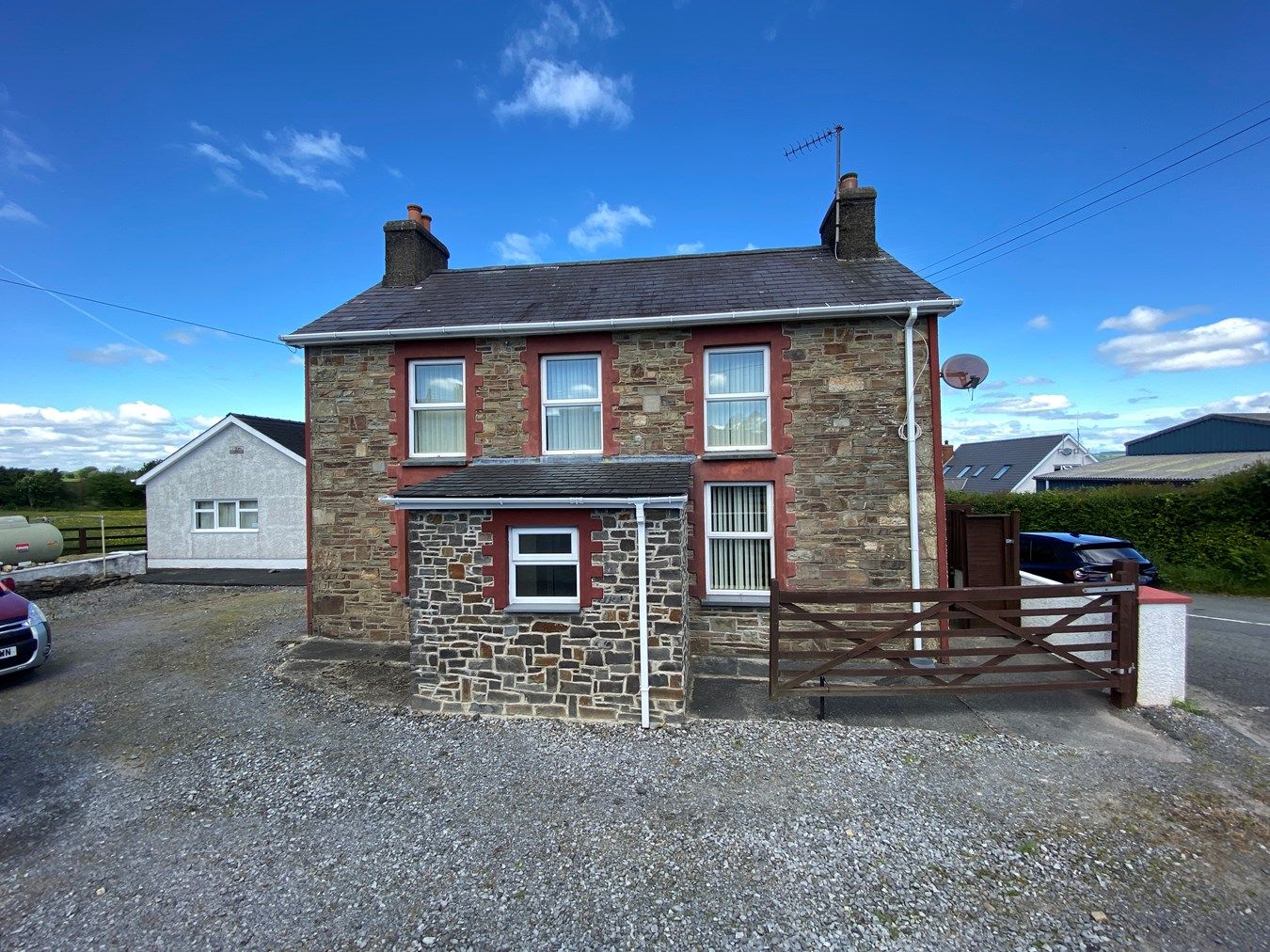 3 bed detached house for sale in Llanllwni, Pencader SA39 Zoopla