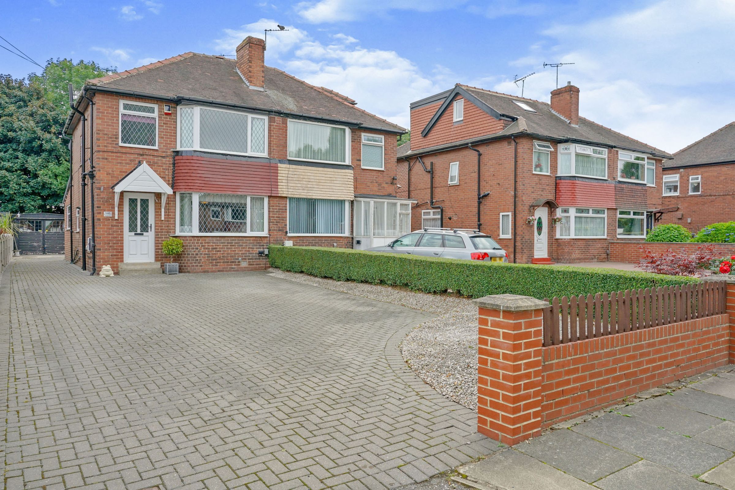 3 bed semidetached house for sale in Pendas Way, Leeds, West Yorkshire