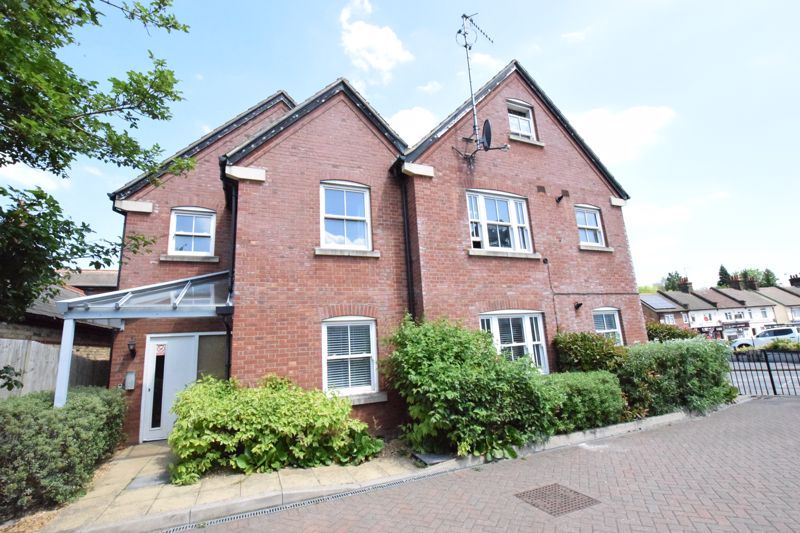 Featherbed Lane, Apsley, Hemel Hempstead HP3  