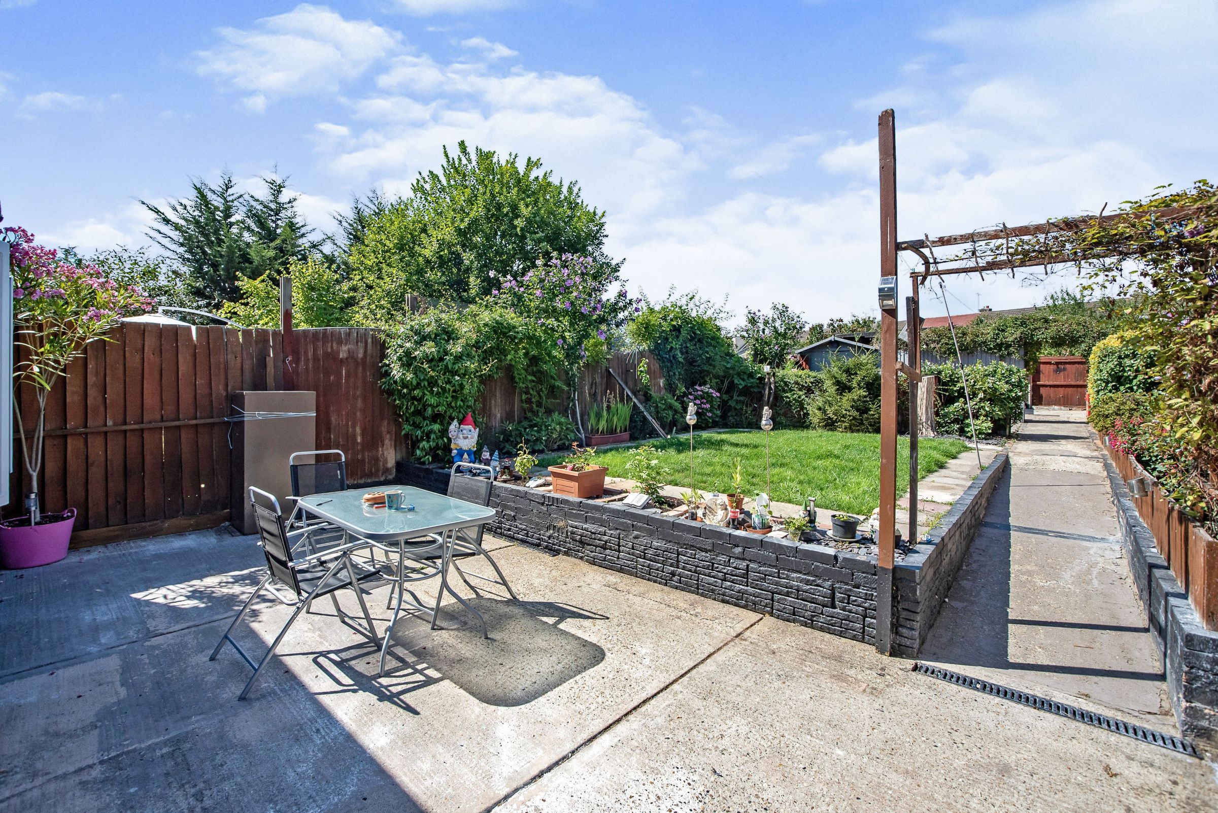 4 bed semidetached house for sale in Lenthall Avenue, Grays RM17 Zoopla