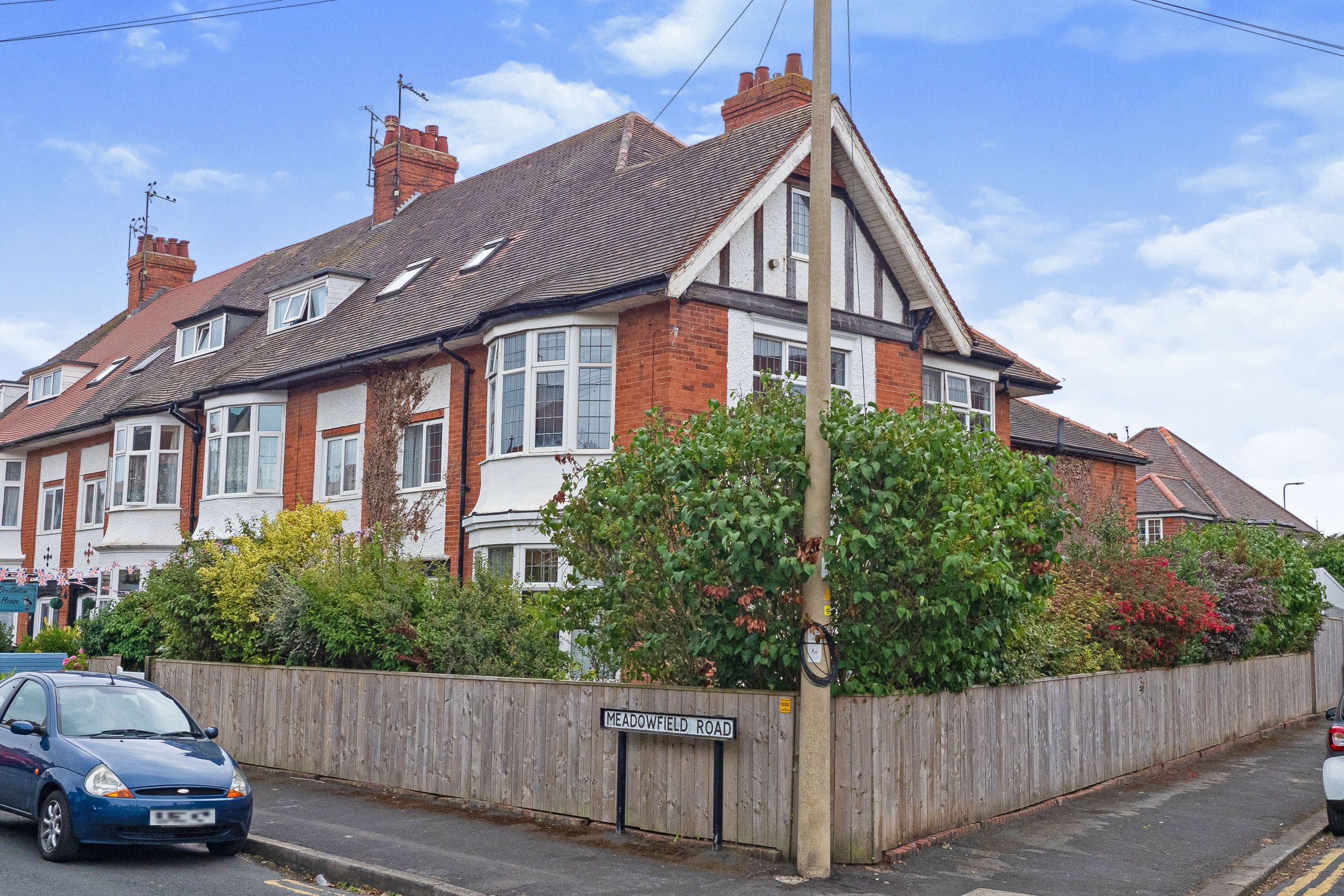 5 bed end terrace house for sale in Meadowfield Road, Bridlington, East