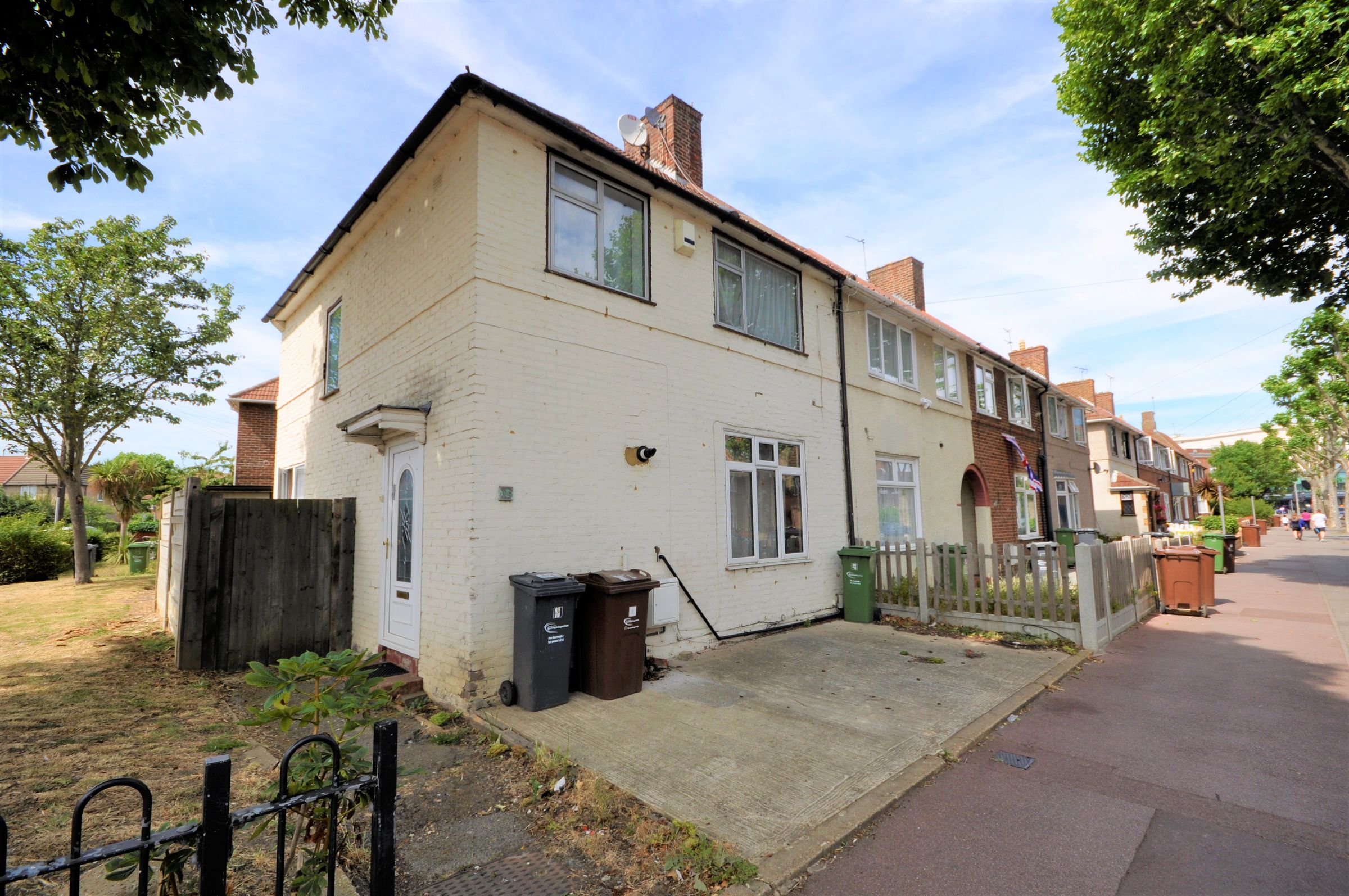3 bed end terrace house for sale in Dagenham Avenue, Dagenham RM9 Zoopla