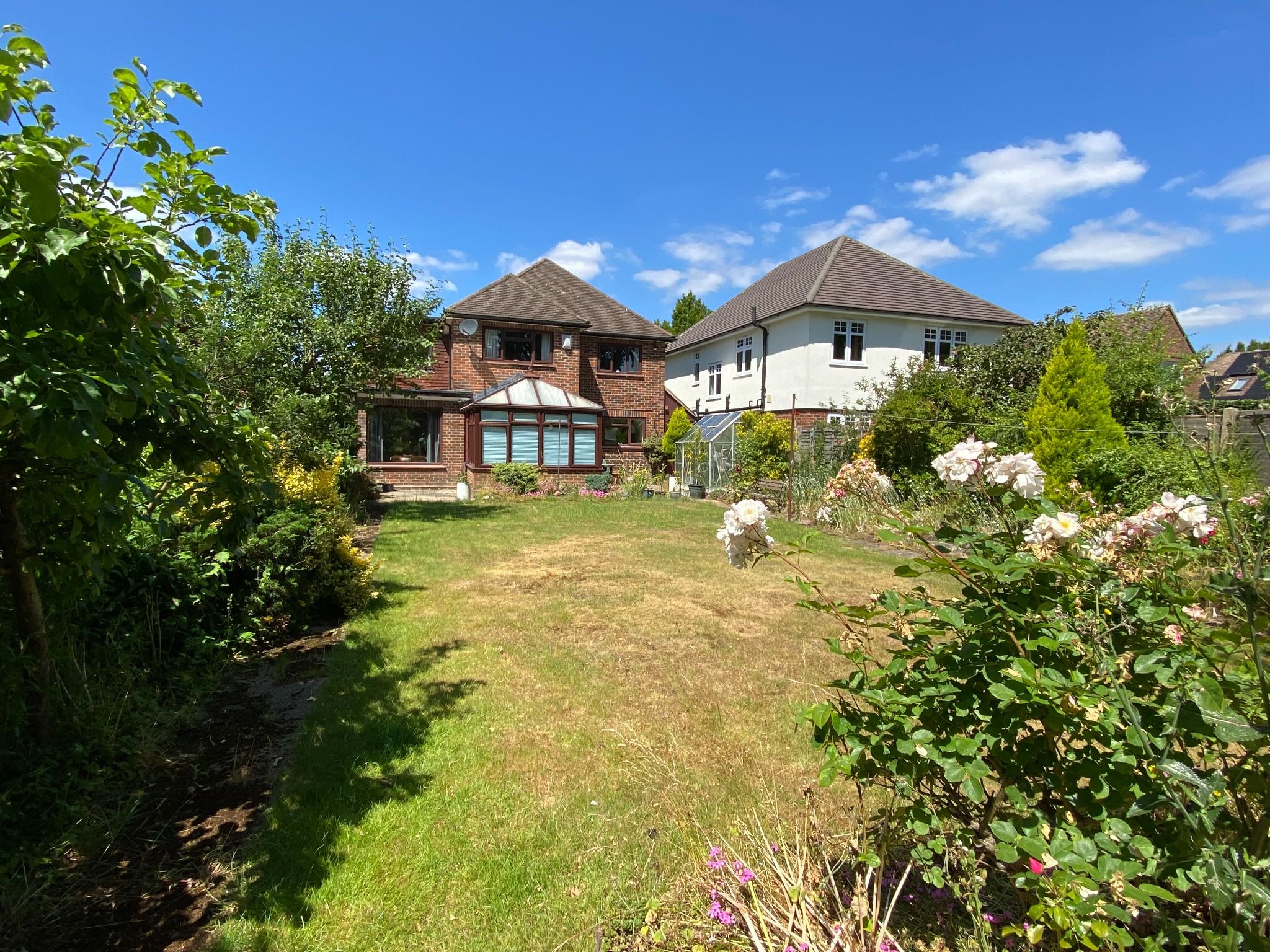 4 bed detached house for sale in Lane End Drive, Knaphill, Woking GU21