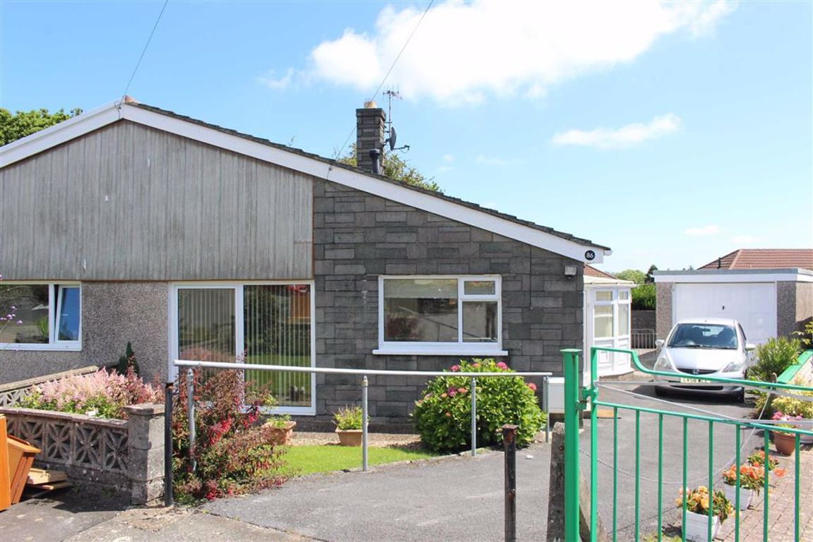 2 bed semidetached bungalow for sale in Summerland Park, Upper Killay