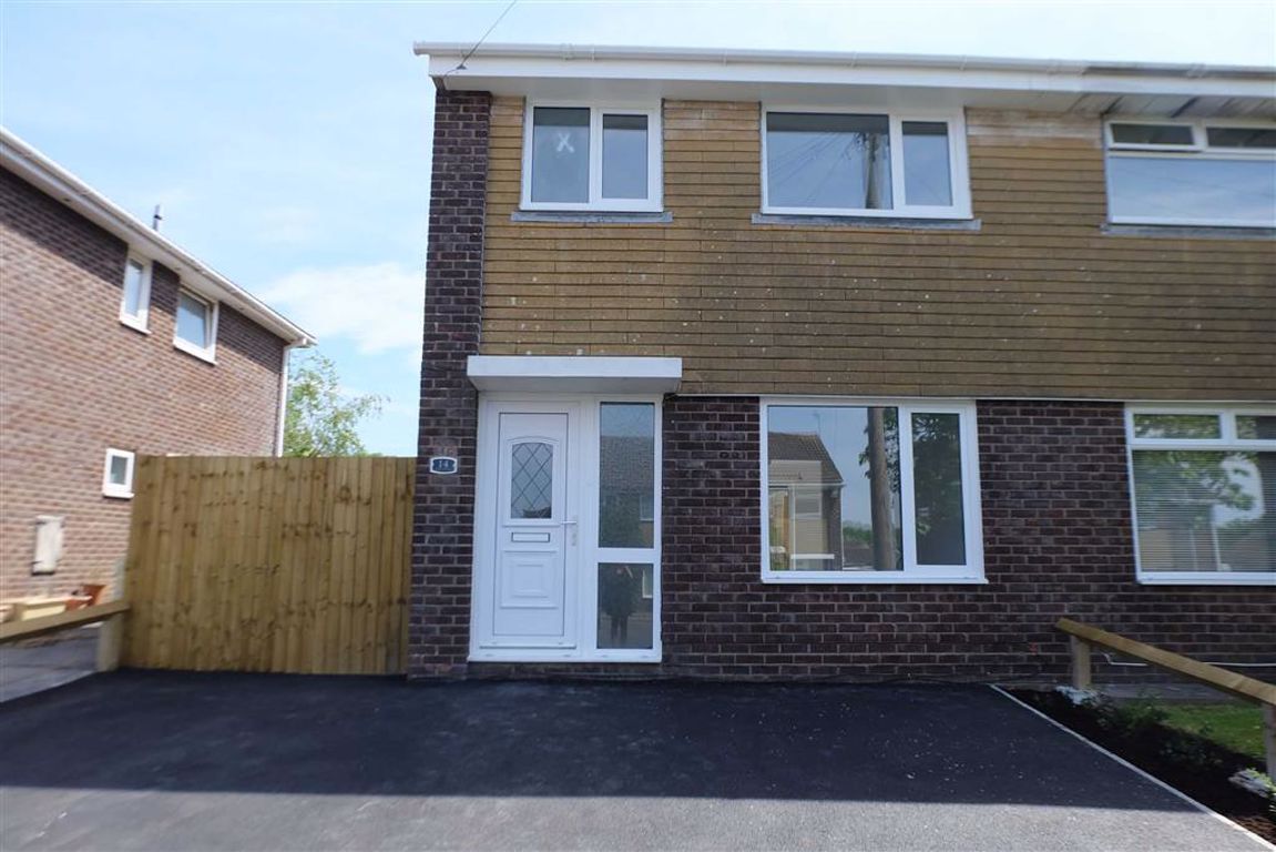 3 bed semidetached house to rent in Andover Close, Barry, Vale Of